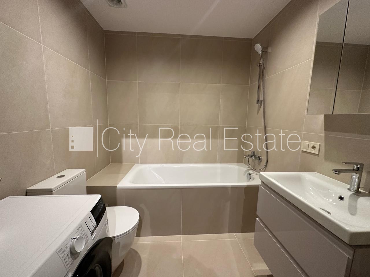 Sludinājumi. Jaunceltne, energo efektīva māja, labiekārtota apzaļumota teritorija, bruģēts piebraucamais ceļš, Cena: 750 EUR/mēn Foto #8