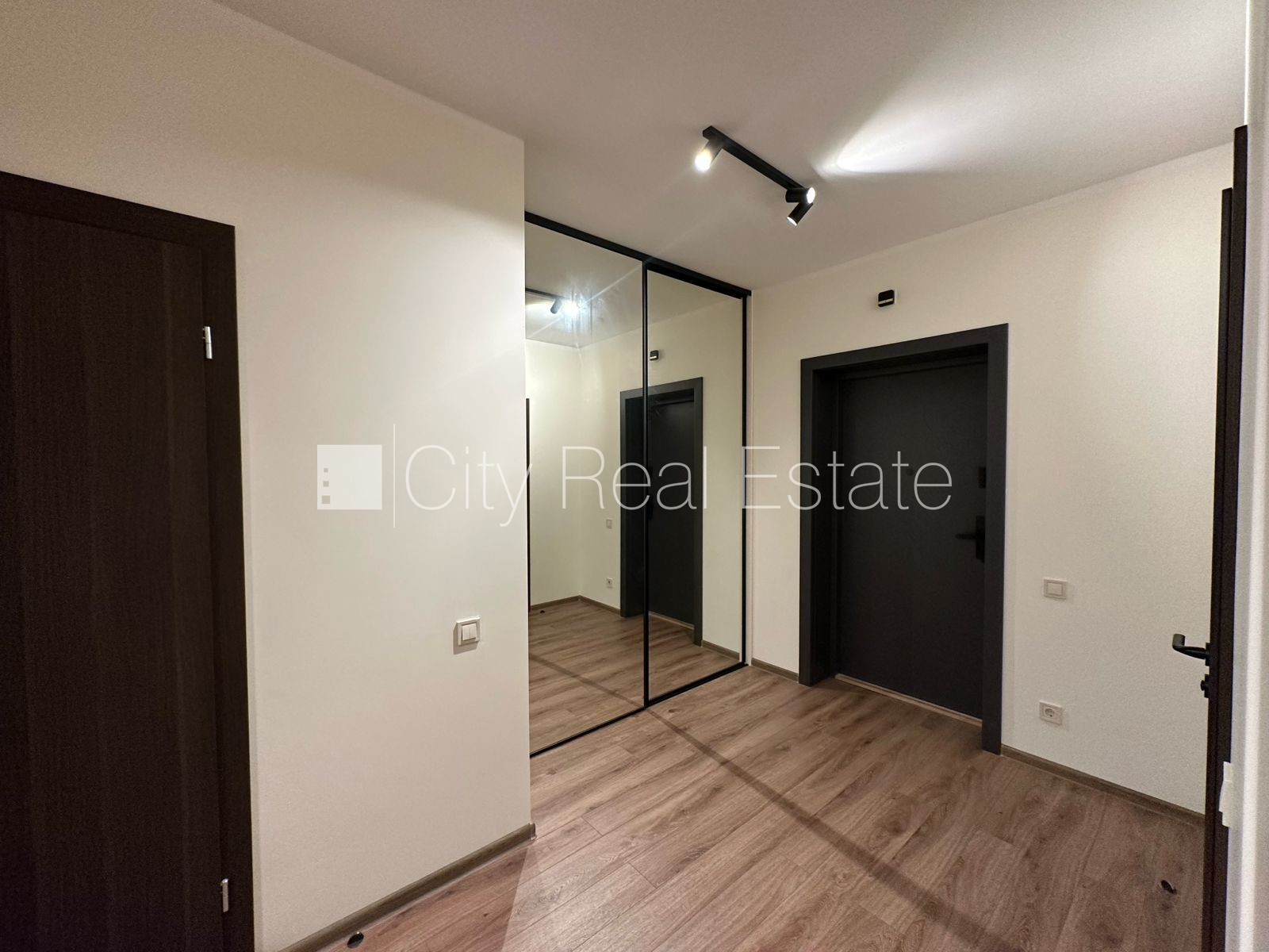 Sludinājumi. Jaunceltne, energo efektīva māja, labiekārtota apzaļumota teritorija, bruģēts piebraucamais ceļš, Cena: 750 EUR/mēn Foto #5