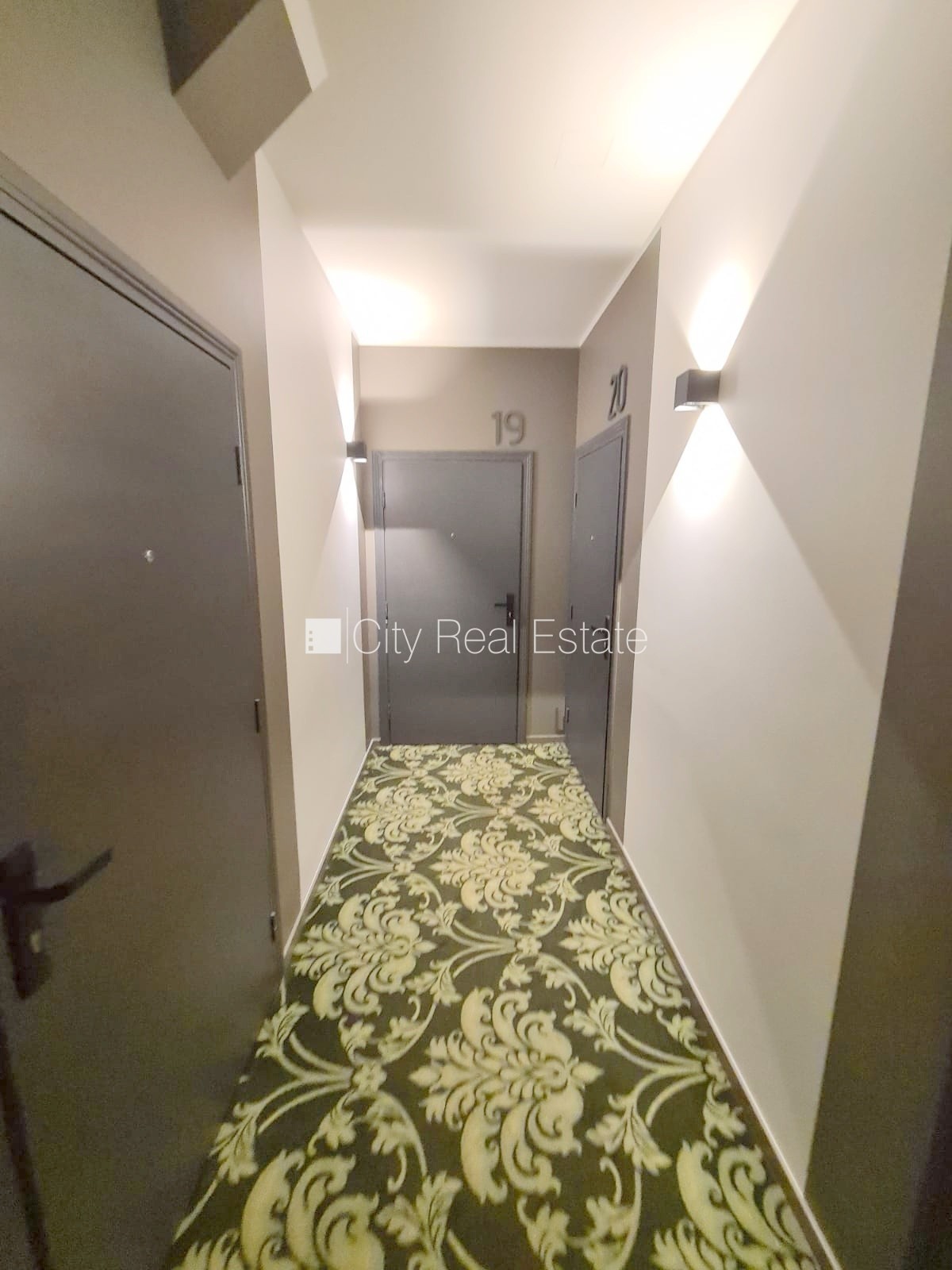 Sludinājumi. Fasādes māja, renovēta māja, slēgts pagalms, ieeja no ielas un pagalma, ir lifts, kāpņu telpa pēc Cena: 370 EUR/mēn Foto #18