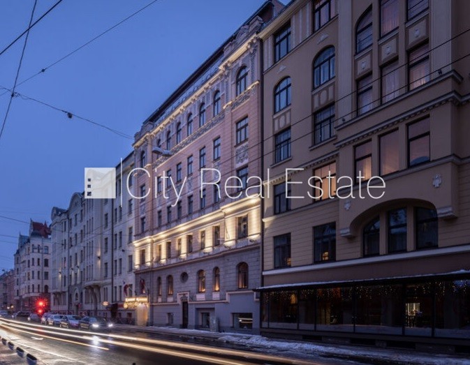 Sludinājumi. Fasādes māja, renovēta māja, slēgts pagalms, ieeja no ielas un pagalma, ir lifts, kāpņu telpa pēc Cena: 370 EUR/mēn Foto #22