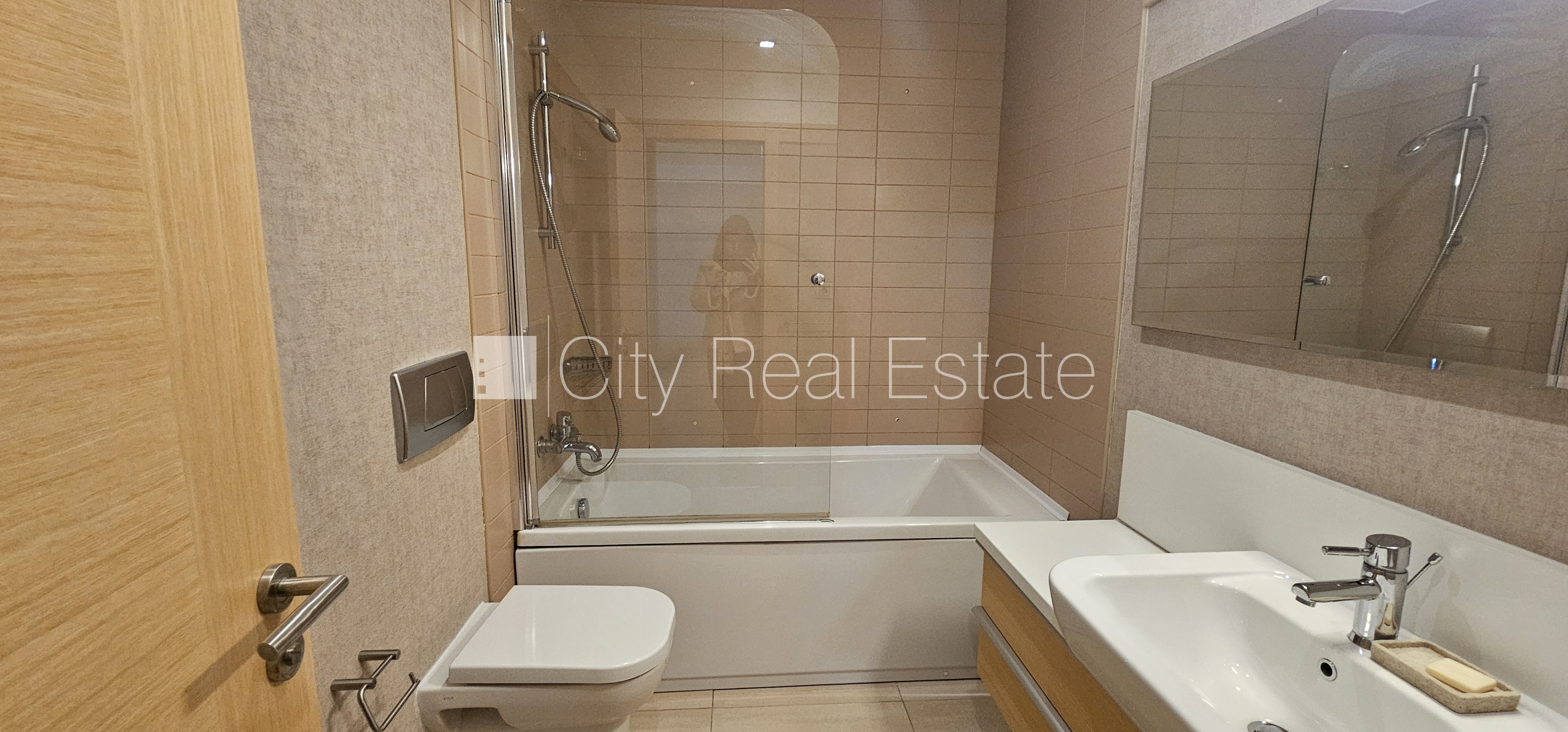 Sludinājumi. Projekts - Panorama Plaza, jaunceltne, labiekārtota apzaļumota teritorija, iespēja nomāt Cena: 850 EUR/mēn Foto #15