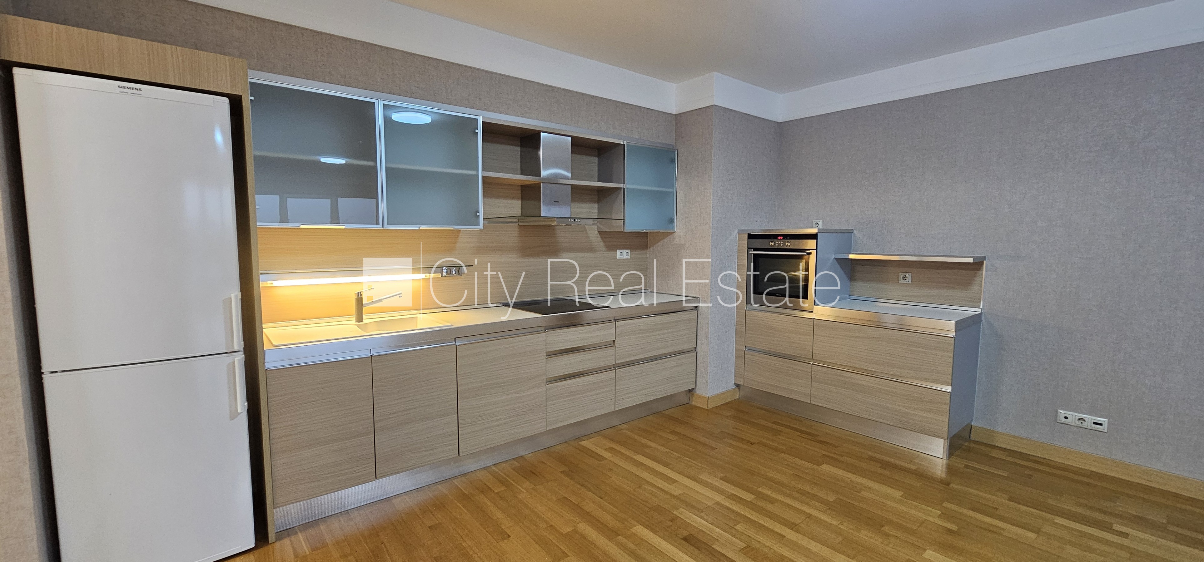 Sludinājumi. Projekts - Panorama Plaza, jaunceltne, labiekārtota apzaļumota teritorija, iespēja nomāt Cena: 850 EUR/mēn Foto #4