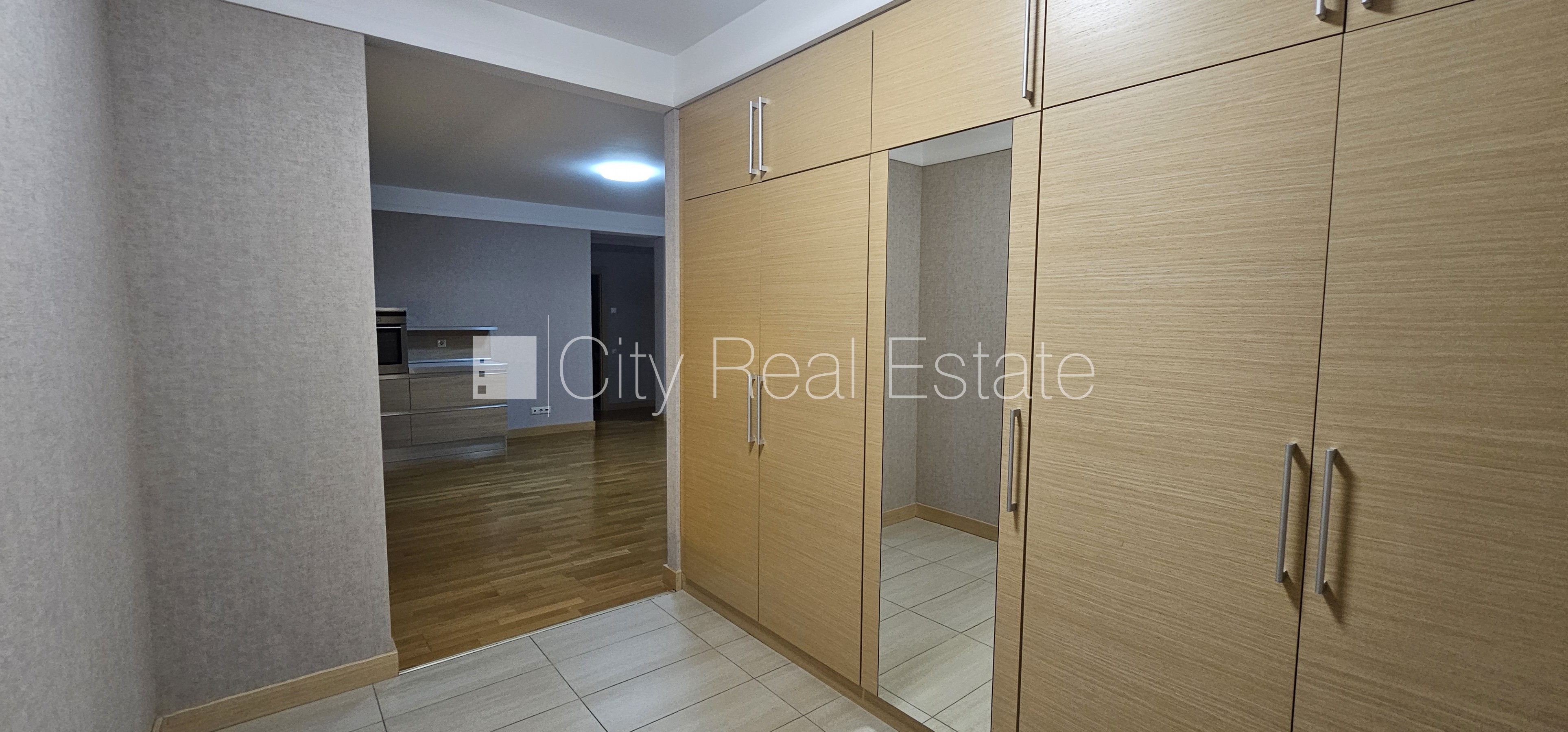 Sludinājumi. Projekts - Panorama Plaza, jaunceltne, labiekārtota apzaļumota teritorija, iespēja nomāt Cena: 850 EUR/mēn Foto #11