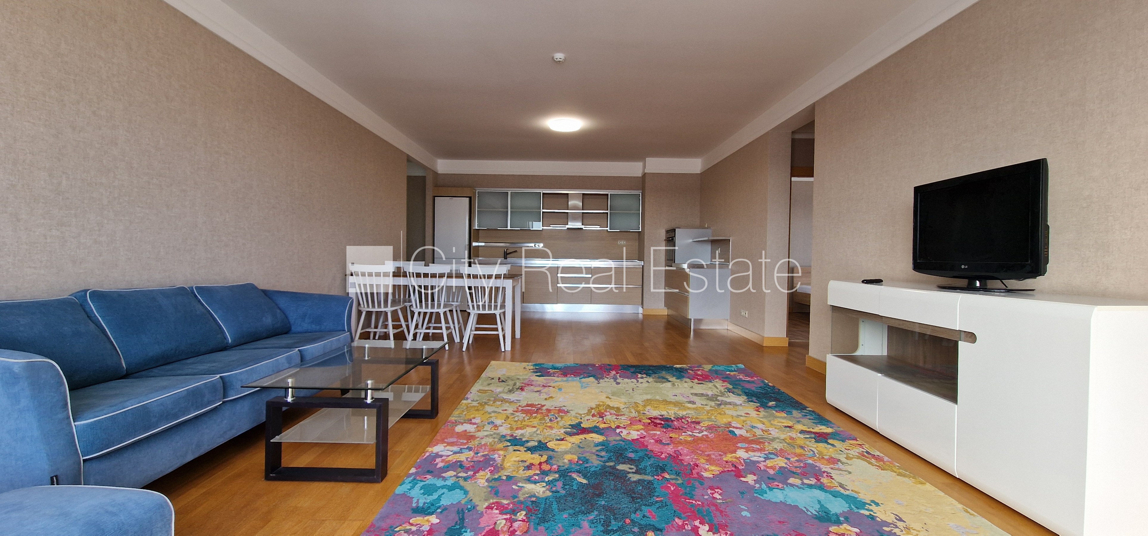 Sludinājumi. Projekts - Panorama Plaza, jaunceltne, labiekārtota apzaļumota teritorija, iespēja nomāt Cena: 850 EUR/mēn Foto #2