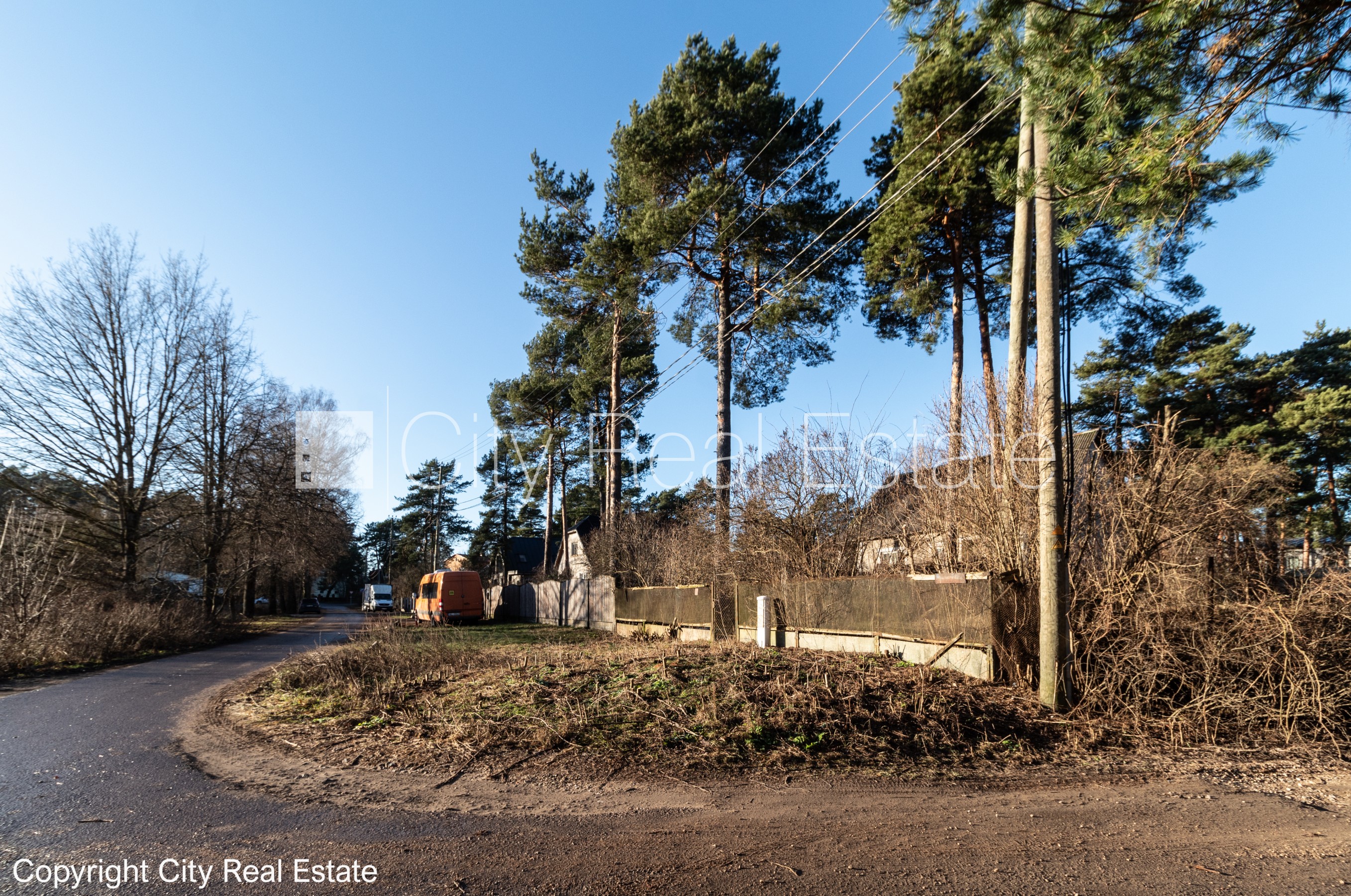 Sludinājumi. Iežogota teritorija ar metāla sētu, ieeja no ielas, atļauts būvēt divu stāvu ēku, ir būvatļauja, Cena: 56000 EUR Foto #11