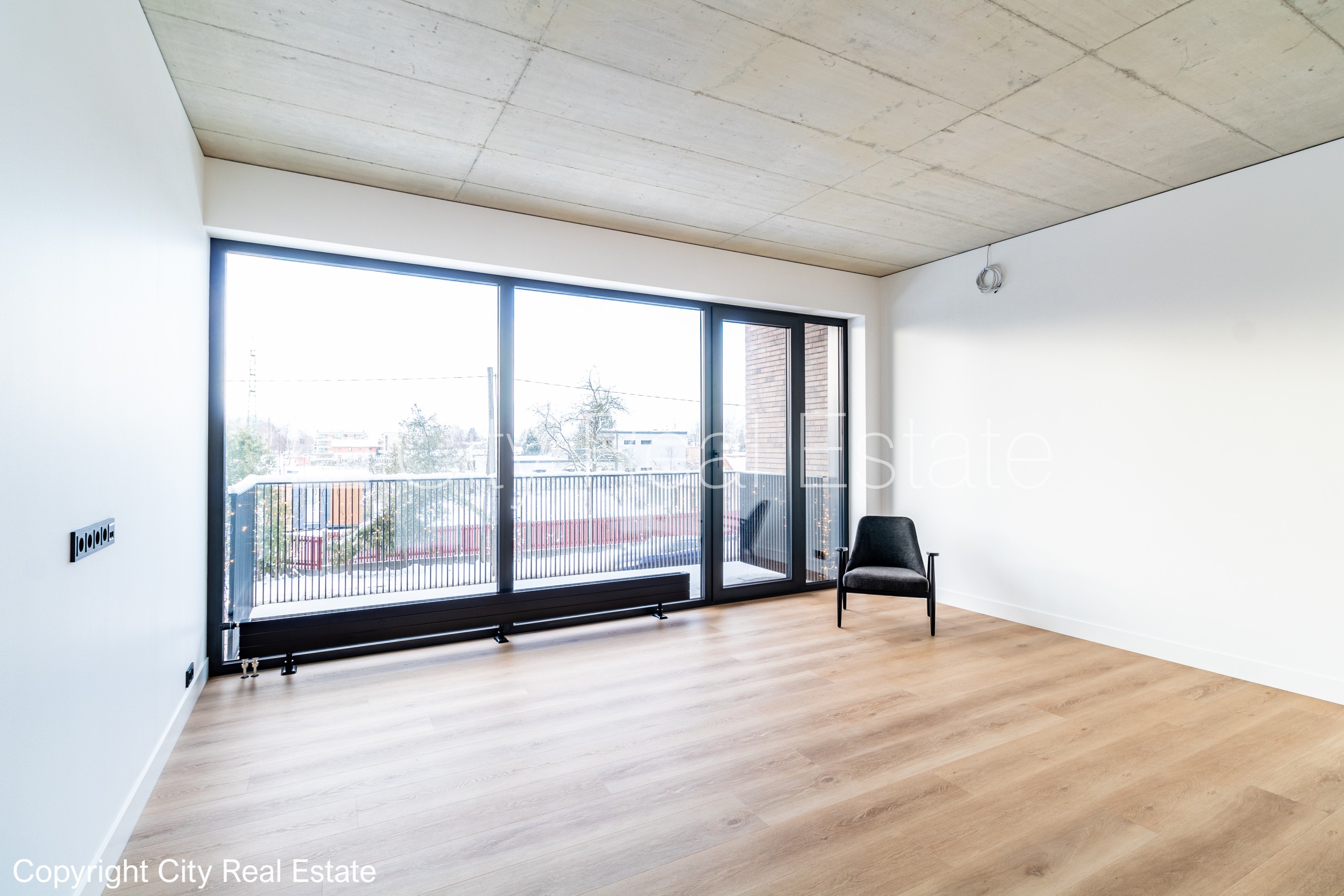 Sludinājumi. Jaunceltne, labiekārtots apzaļumots pagalms, bruģēts piebraucamais ceļš, slēgts pagalms, Cena: 275000 EUR Foto #2