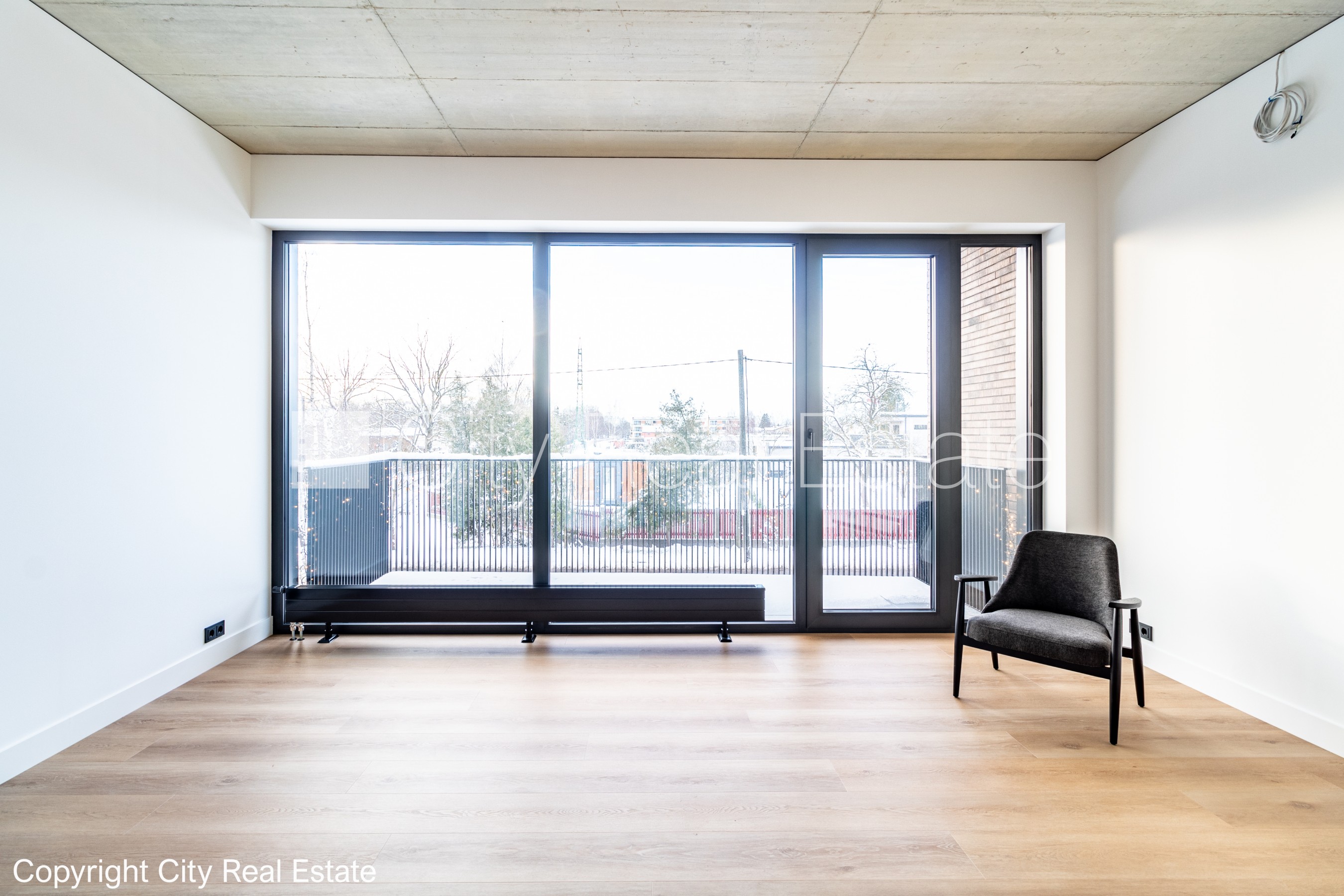 Sludinājumi. Jaunceltne, labiekārtots apzaļumots pagalms, bruģēts piebraucamais ceļš, slēgts pagalms, Cena: 275000 EUR Foto #3