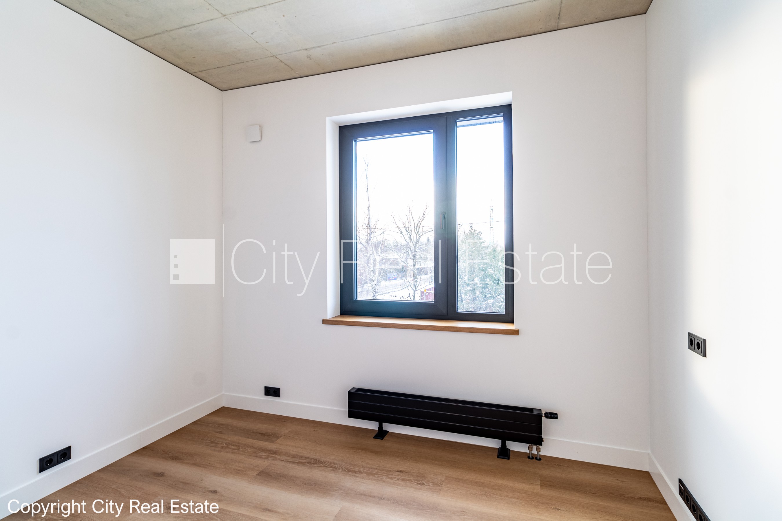 Sludinājumi. Jaunceltne, labiekārtots apzaļumots pagalms, bruģēts piebraucamais ceļš, slēgts pagalms, Cena: 275000 EUR Foto #12