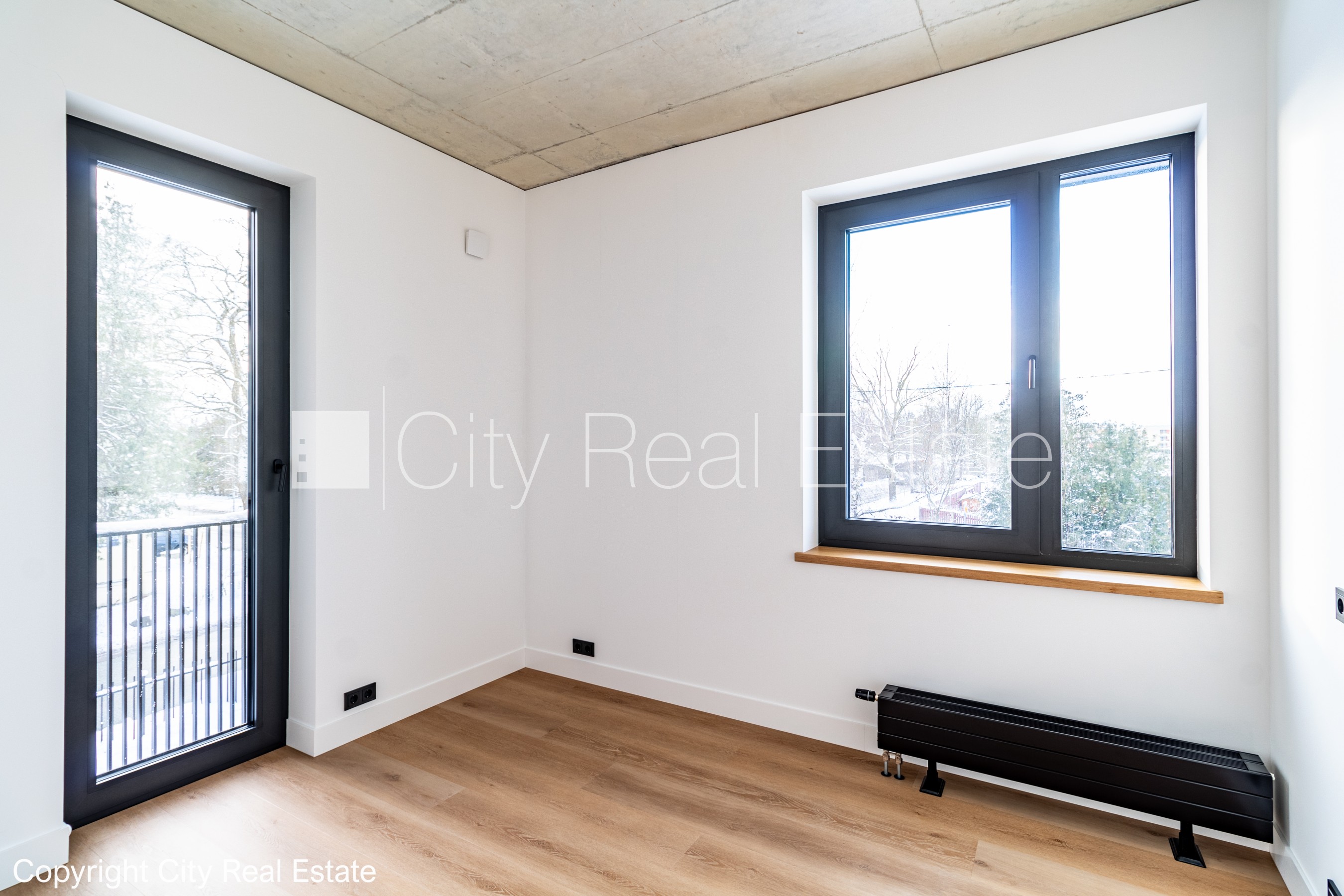 Sludinājumi. Jaunceltne, labiekārtots apzaļumots pagalms, bruģēts piebraucamais ceļš, slēgts pagalms, Cena: 275000 EUR Foto #15