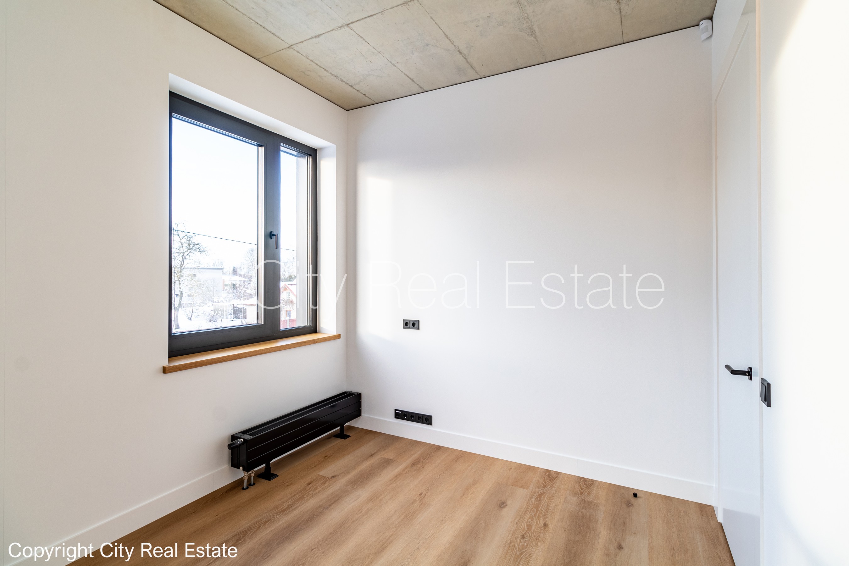 Sludinājumi. Jaunceltne, labiekārtots apzaļumots pagalms, bruģēts piebraucamais ceļš, slēgts pagalms, Cena: 275000 EUR Foto #17