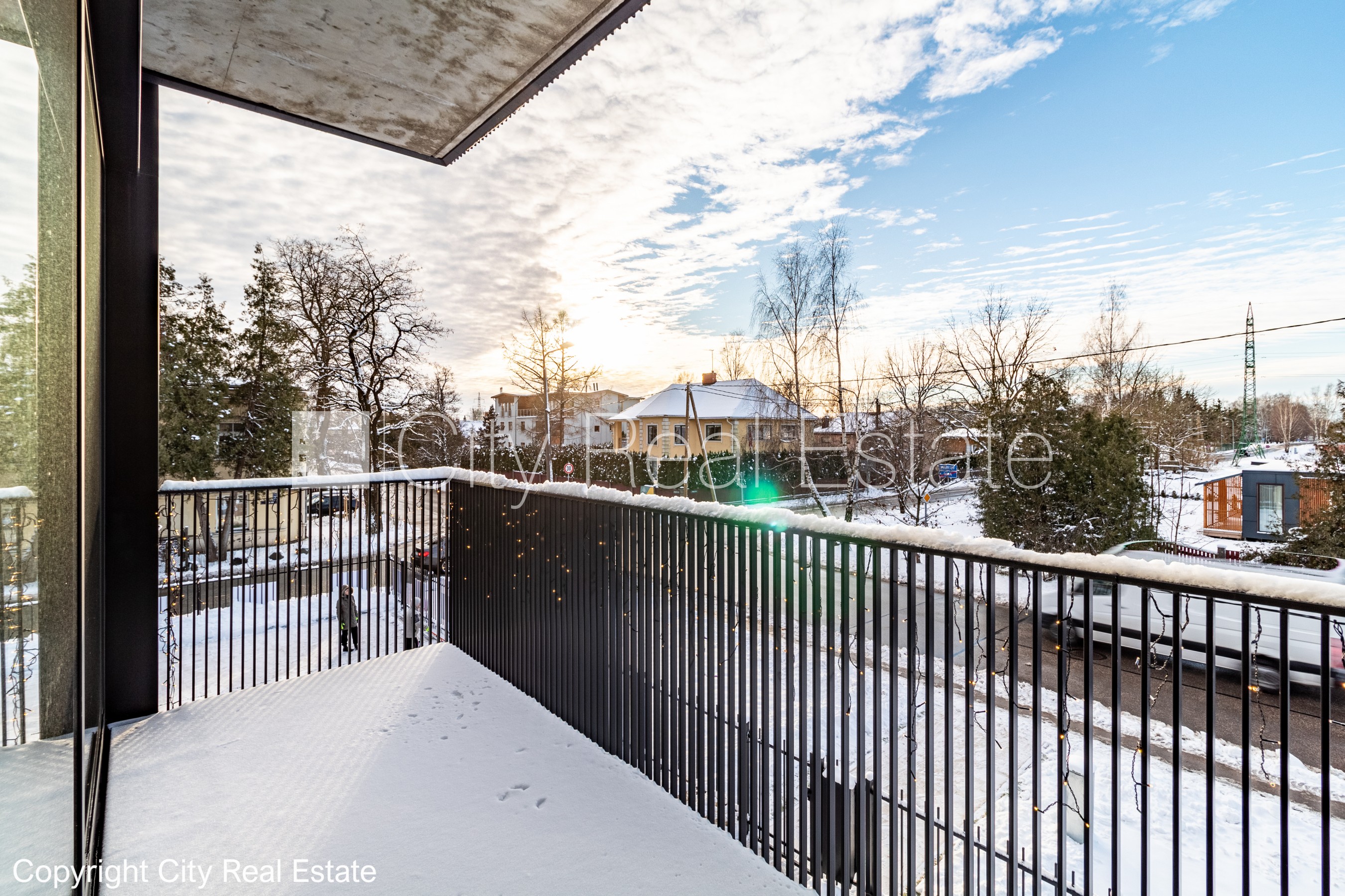 Sludinājumi. Jaunceltne, labiekārtots apzaļumots pagalms, bruģēts piebraucamais ceļš, slēgts pagalms, Cena: 275000 EUR Foto #4
