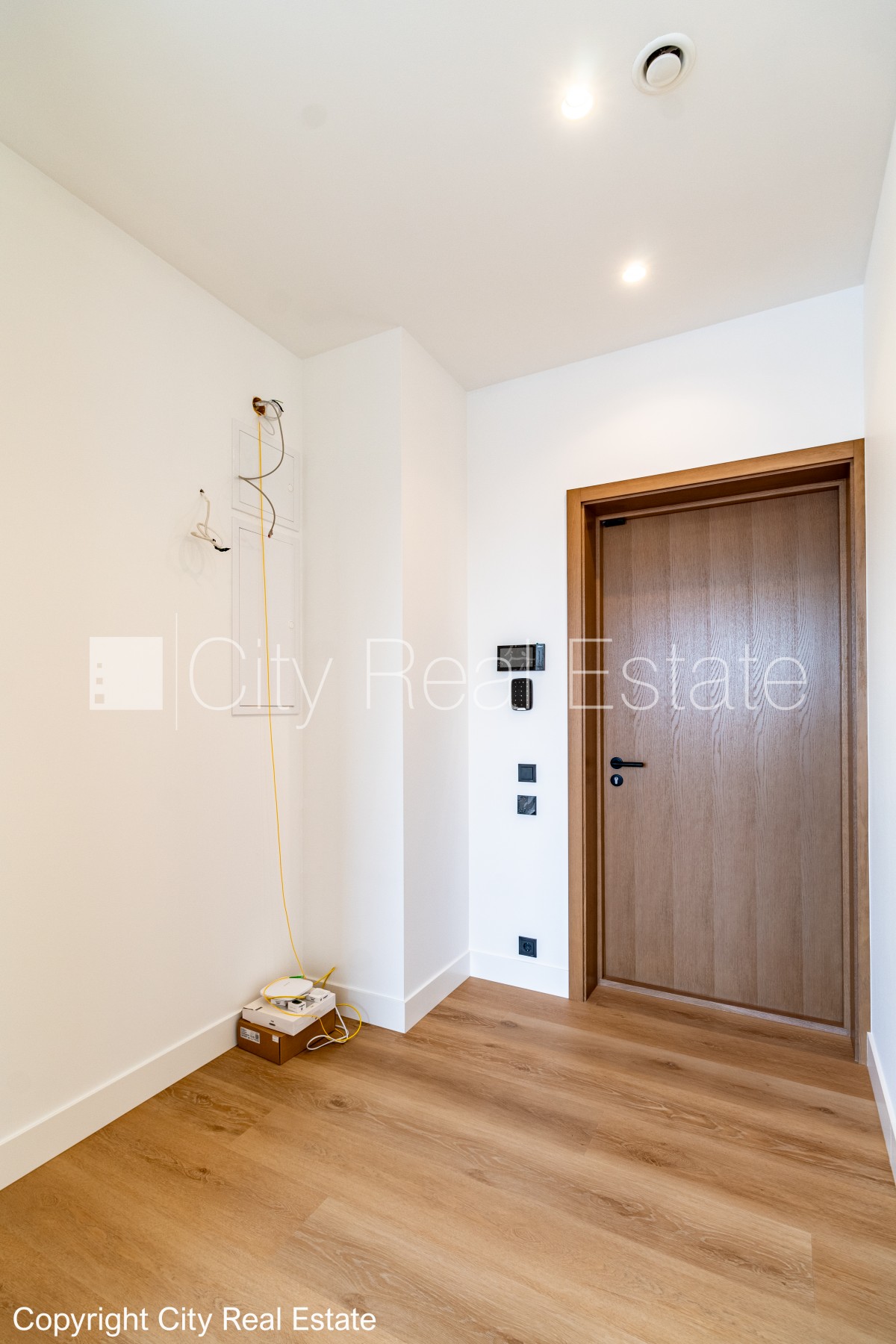 Sludinājumi. Jaunceltne, labiekārtots apzaļumots pagalms, bruģēts piebraucamais ceļš, slēgts pagalms, Cena: 275000 EUR Foto #24