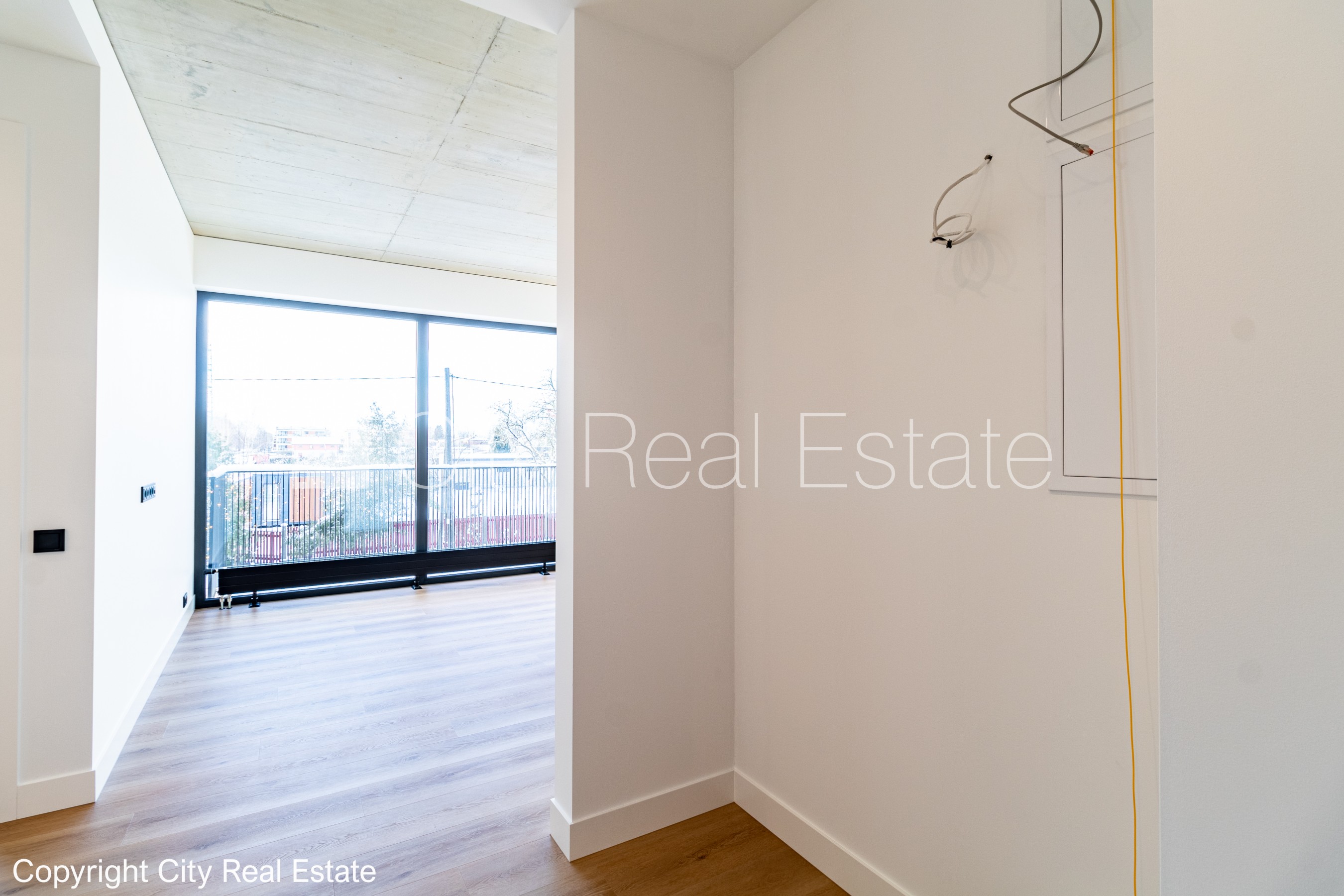 Sludinājumi. Jaunceltne, labiekārtots apzaļumots pagalms, bruģēts piebraucamais ceļš, slēgts pagalms, Cena: 275000 EUR Foto #25