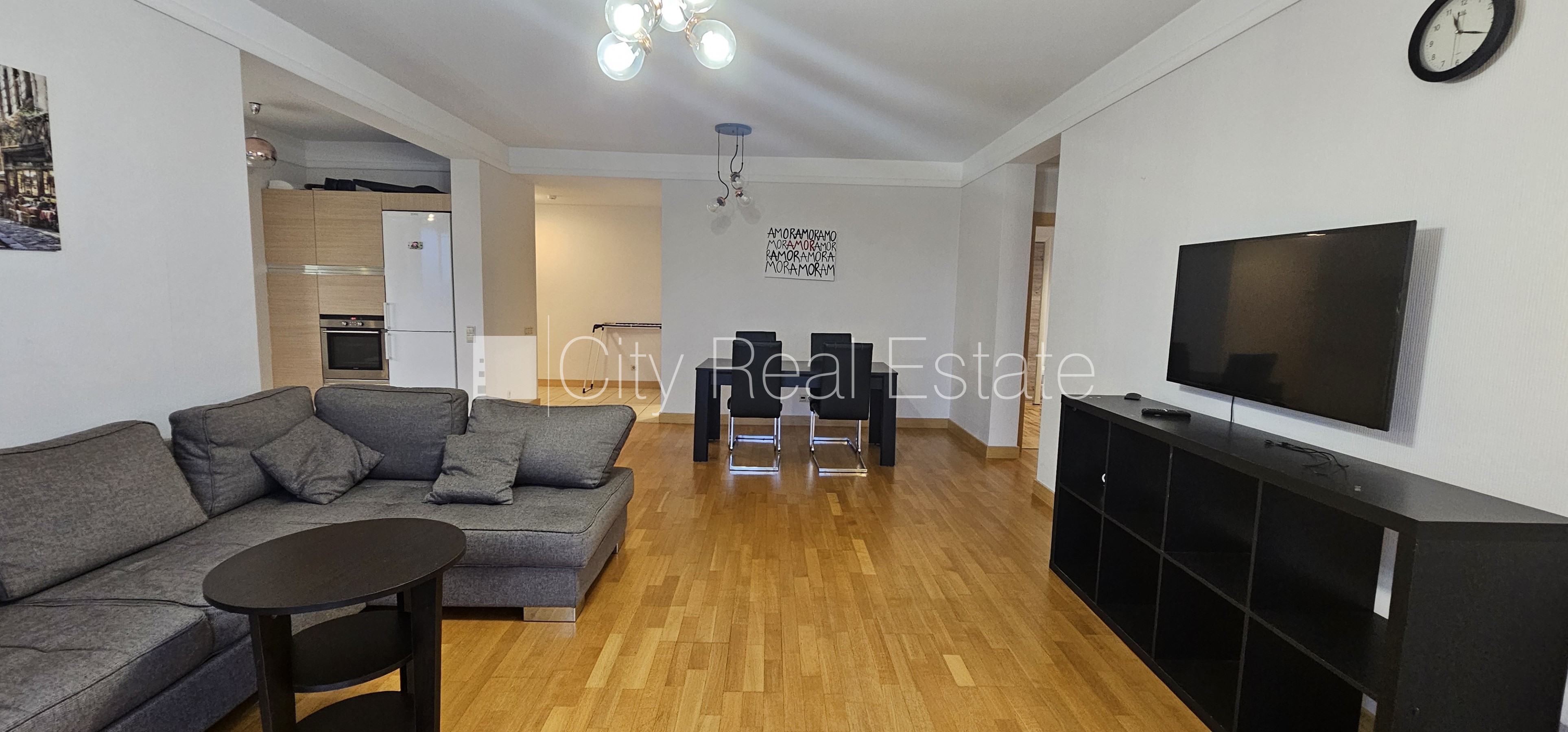 Sludinājumi. Jaunceltne, vieta vairākām automašīnām, iespēja nomāt pazemes autostāvvietu, pagalmā bērnu spēļu Cena: 820 EUR/mēn Foto #7