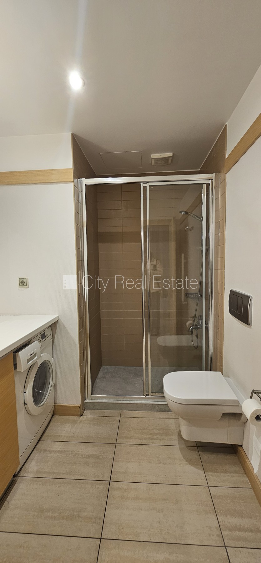 Sludinājumi. Jaunceltne, vieta vairākām automašīnām, iespēja nomāt pazemes autostāvvietu, pagalmā bērnu spēļu Cena: 820 EUR/mēn Foto #17