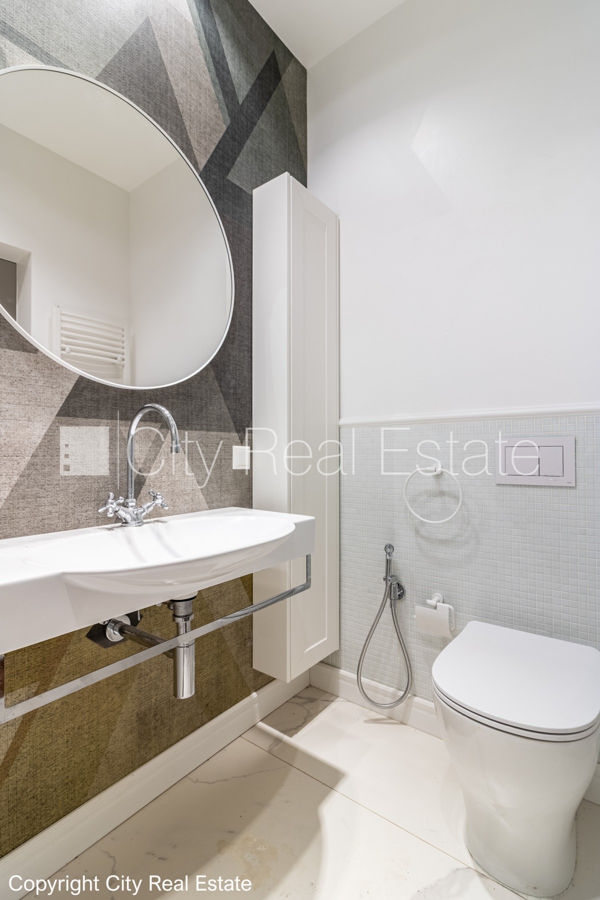 Sludinājumi. Privātmāja, dzīvokļu skaits ēkā  4 gab., labiekārtots apzaļumots pagalms, bruģēts piebraucamais Cena: 1700 EUR/mēn Foto #11