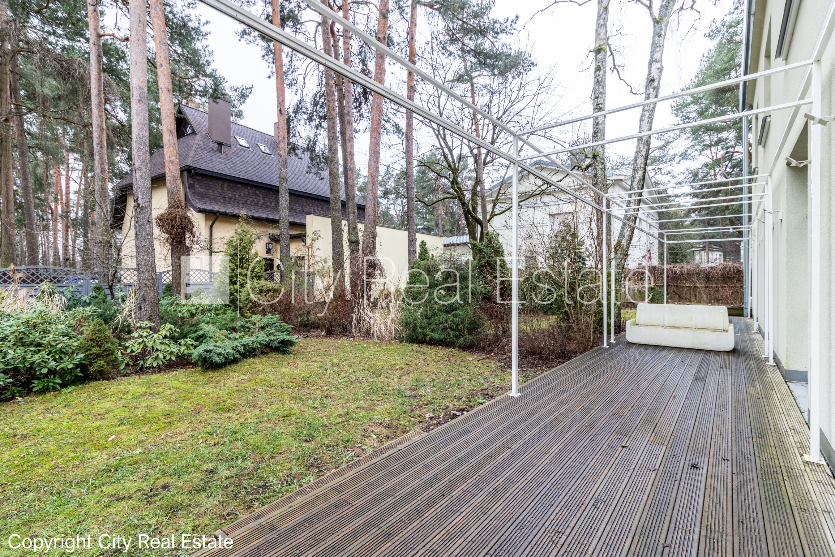 Sludinājumi. Privātmāja, dzīvokļu skaits ēkā  4 gab., labiekārtots apzaļumots pagalms, bruģēts piebraucamais Cena: 1700 EUR/mēn Foto #18