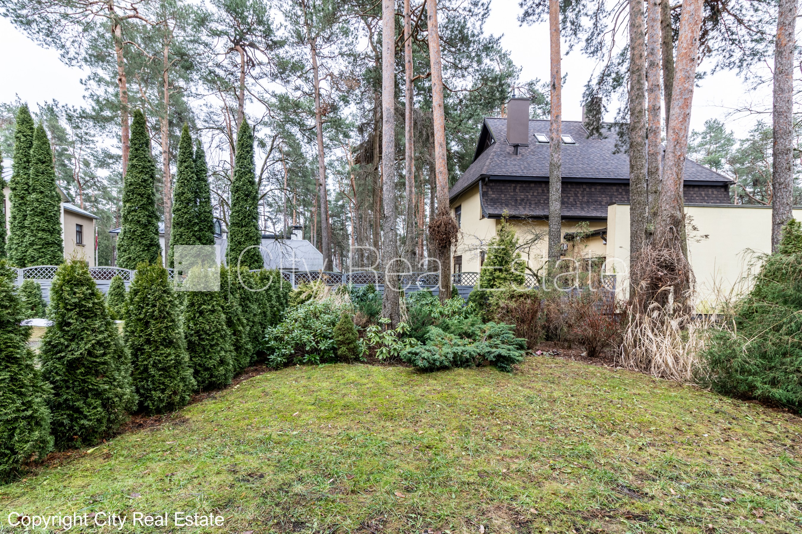 Sludinājumi. Privātmāja, dzīvokļu skaits ēkā  4 gab., labiekārtots apzaļumots pagalms, bruģēts piebraucamais Cena: 1700 EUR/mēn Foto #20