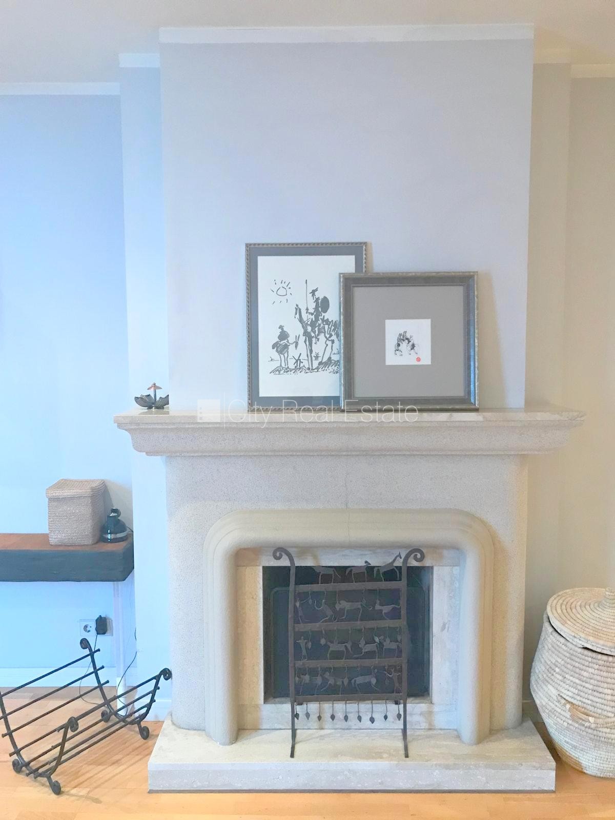 Sludinājumi. Fasādes māja, slēgts pagalms, vieta automašīnai, ieeja no ielas, kāpņu telpa pēc kosmētiskā Cena: 1500 EUR/mēn Foto #4