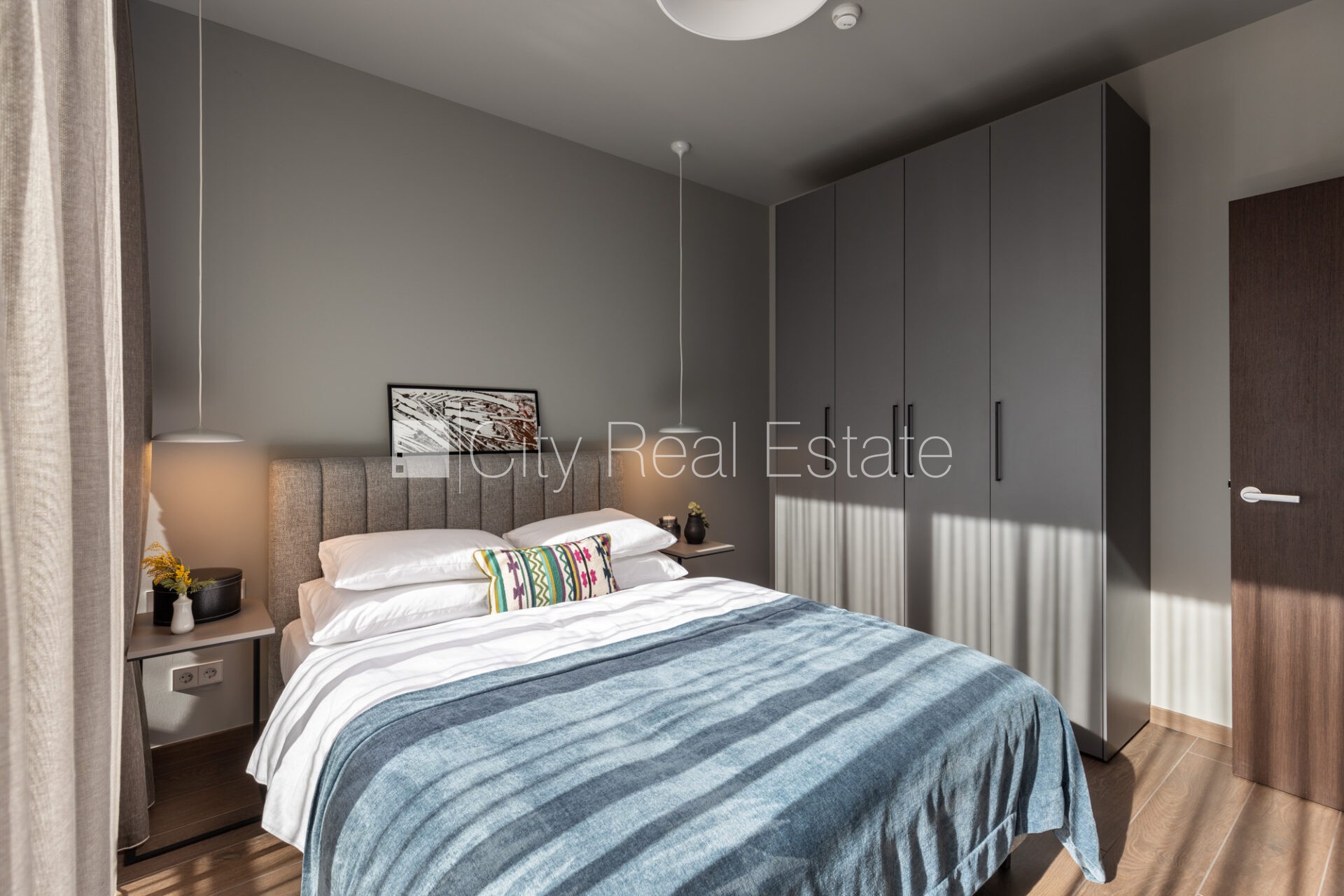 Sludinājumi. Šo dzīvokli izīrē pa diennaktīm (īstermiņa īre), īres cena sludinājumā norādīta par vienu diennakts Cena: 300 EUR/mēn Foto #4