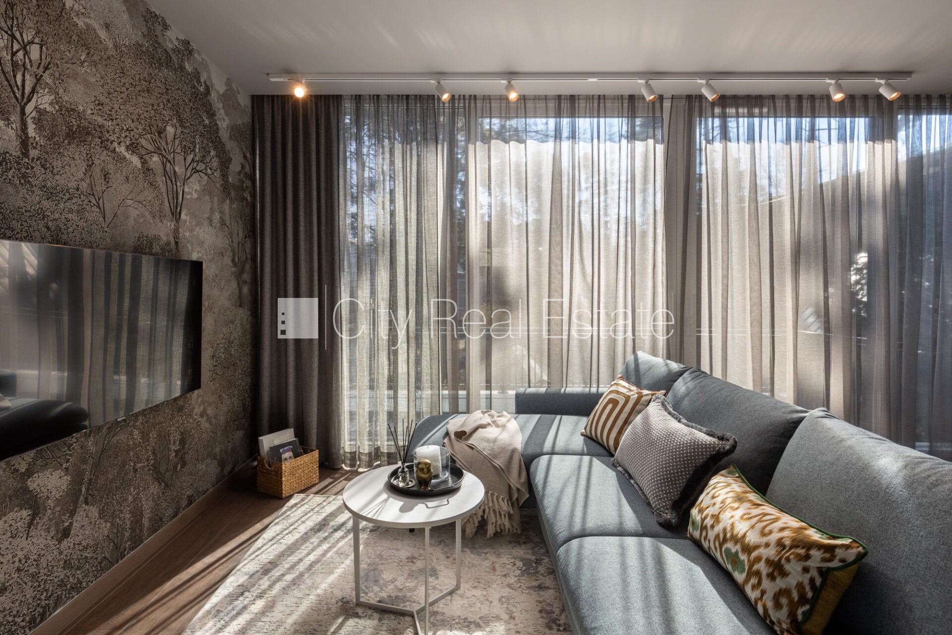 Sludinājumi. Šo dzīvokli izīrē pa diennaktīm (īstermiņa īre), īres cena sludinājumā norādīta par vienu diennakts Cena: 300 EUR/mēn Foto #2