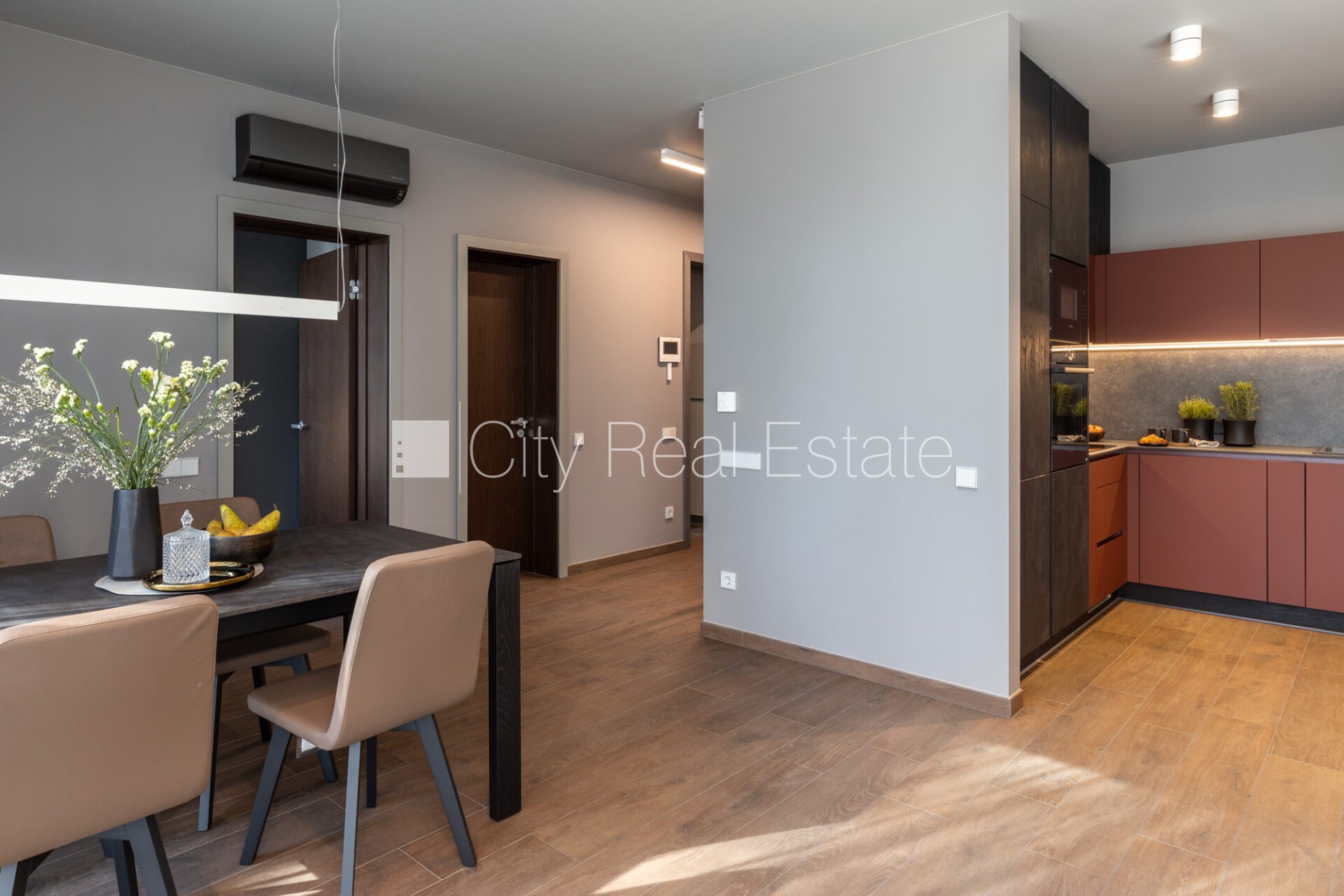 Sludinājumi. Šo dzīvokli izīrē pa diennaktīm (īstermiņa īre), īres cena sludinājumā norādīta par vienu diennakts Cena: 300 EUR/mēn Foto #10