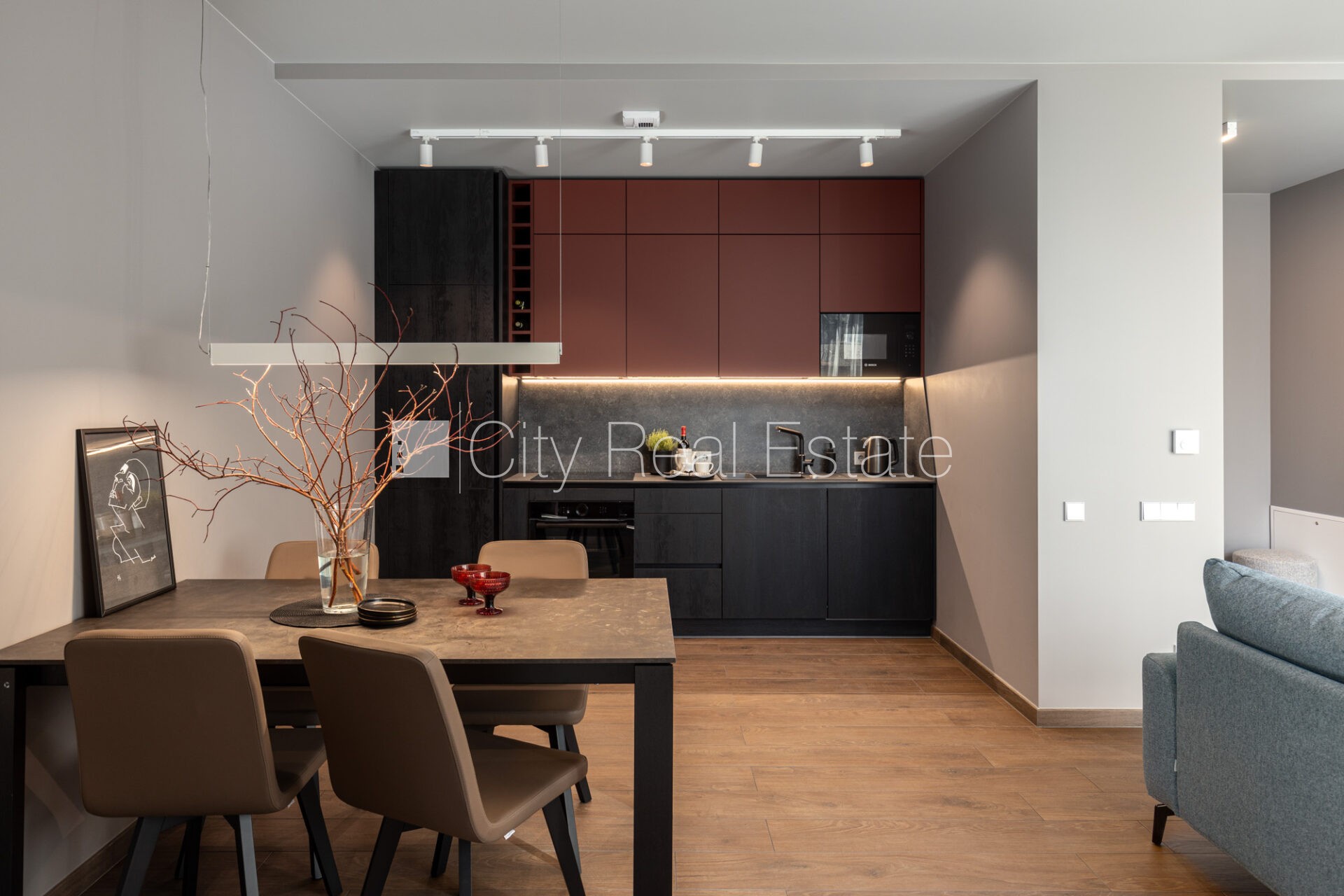 Sludinājumi. Šo dzīvokli izīrē pa diennaktīm (īstermiņa īre), īres cena sludinājumā norādīta par vienu diennakts Cena: 300 EUR/mēn Foto #2