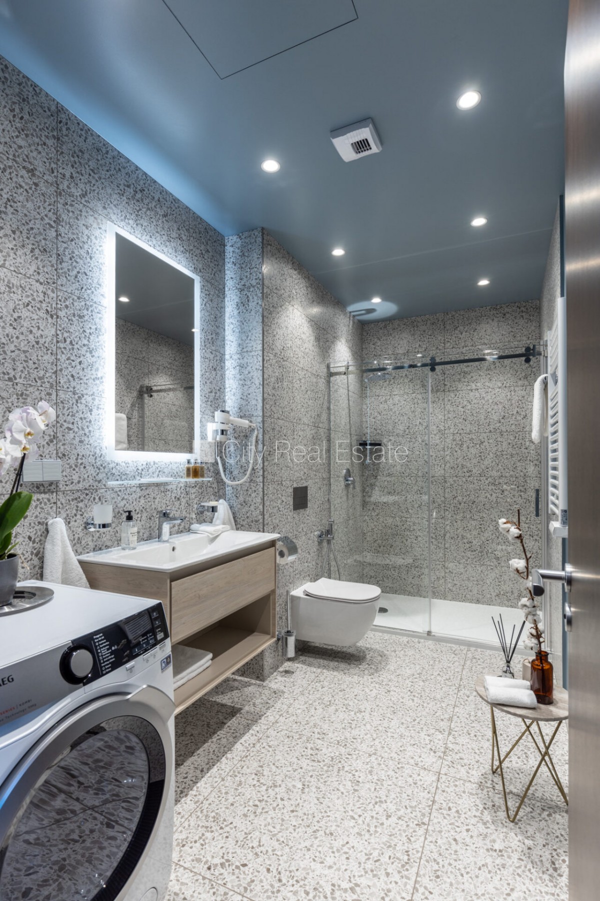 Sludinājumi. Šo dzīvokli izīrē pa diennaktīm (īstermiņa īre), īres cena sludinājumā norādīta par vienu diennakts Cena: 300 EUR/mēn Foto #13