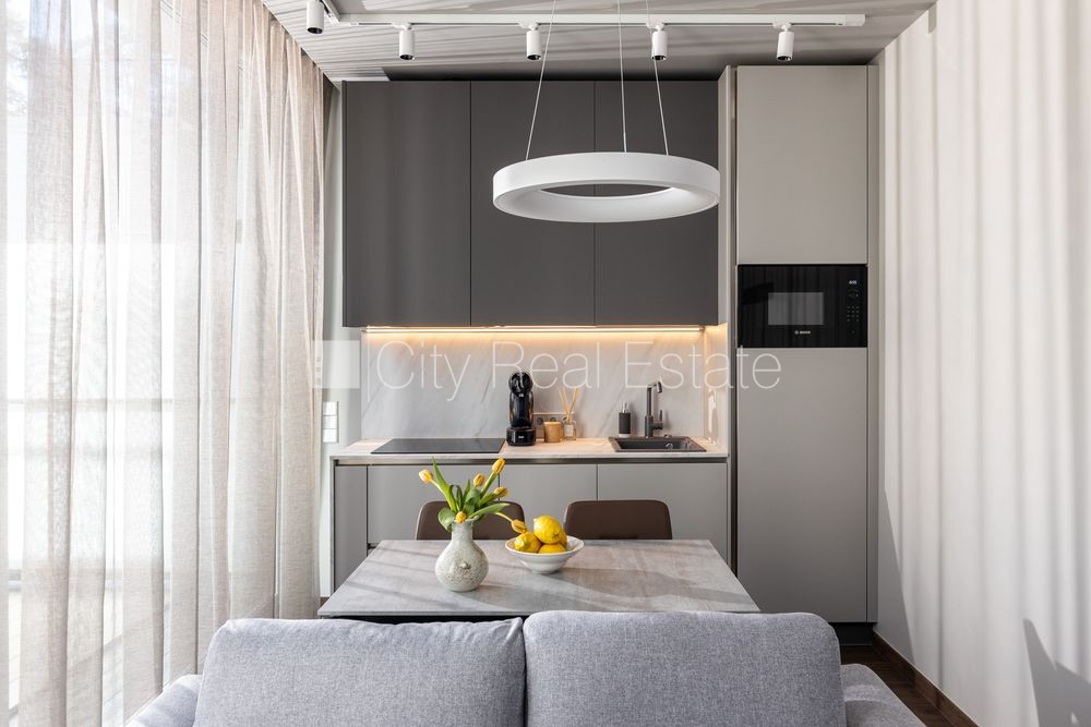 Sludinājumi. Jaunceltne, fasādes māja, zaļā teritorija, labiekārtota apzaļumota teritorija, pazemes Cena: 2200 EUR/mēn Foto #4