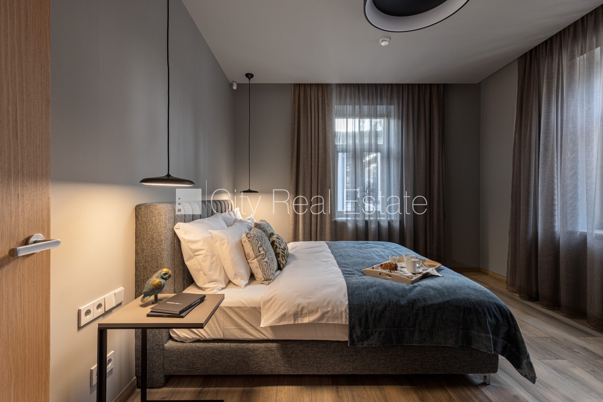 Sludinājumi. Jaunceltne, fasādes māja, zaļā teritorija, pazemes autostāvvieta, apzaļumota teritorija ar jaunu Cena: 2500 EUR/mēn Foto #1