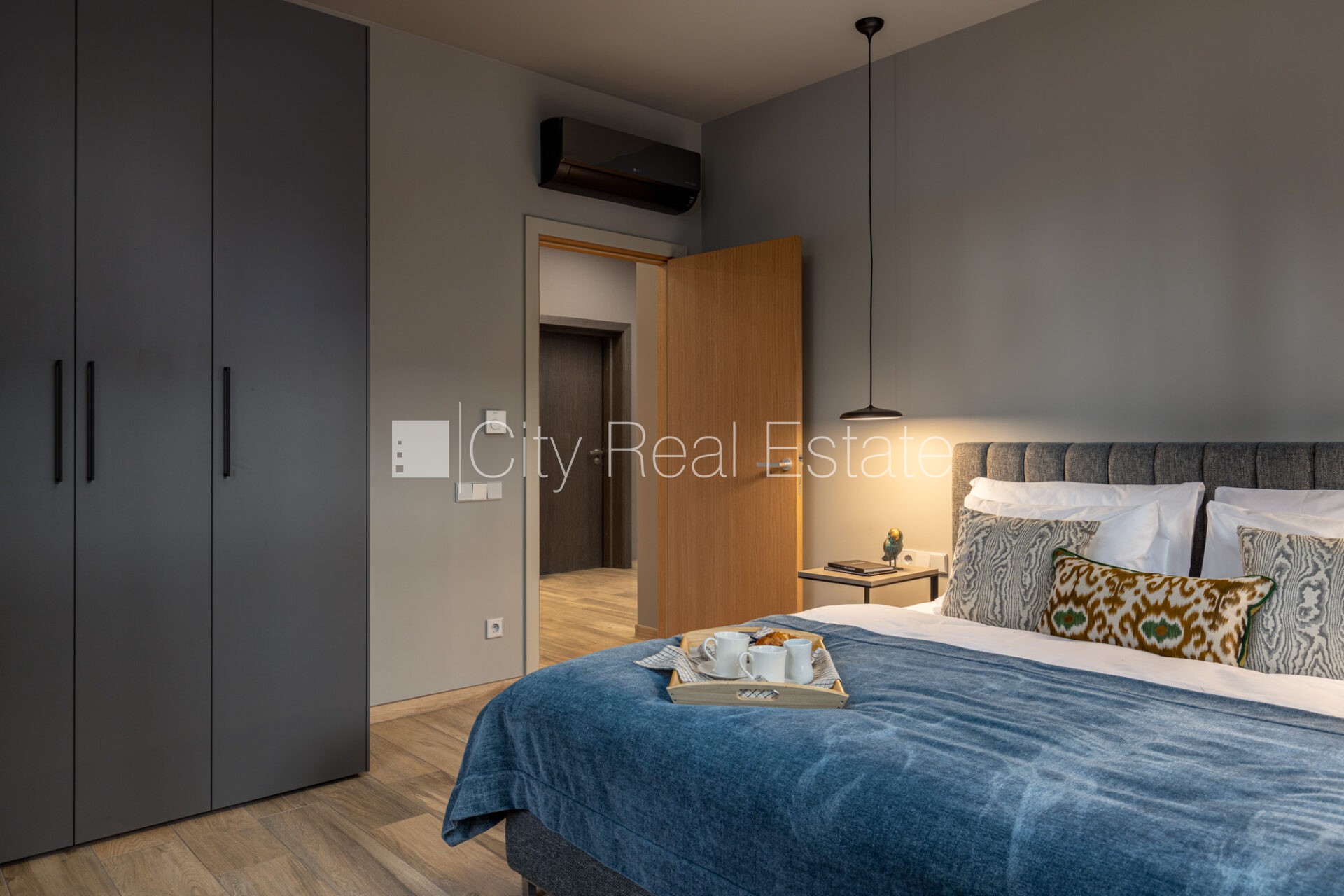 Sludinājumi. Jaunceltne, fasādes māja, zaļā teritorija, pazemes autostāvvieta, apzaļumota teritorija ar jaunu Cena: 2500 EUR/mēn Foto #2