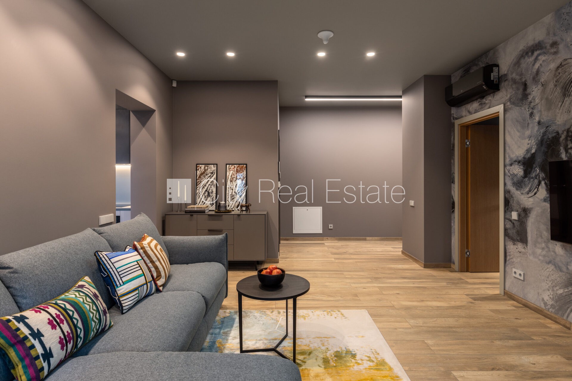 Sludinājumi. Jaunceltne, fasādes māja, zaļā teritorija, pazemes autostāvvieta, apzaļumota teritorija ar jaunu Cena: 2500 EUR/mēn Foto #5