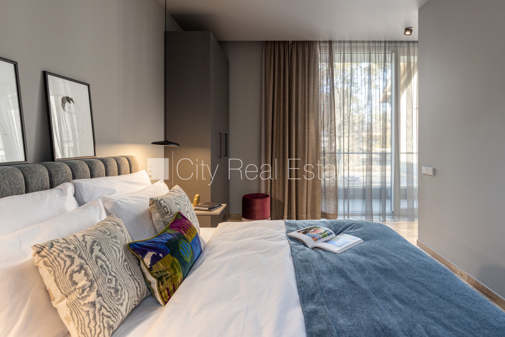 Sludinājumi. Jaunceltne, fasādes māja, zaļā teritorija, pazemes autostāvvieta, ieeja no ielas, apzaļumota Cena: 3800 EUR/mēn Foto #8