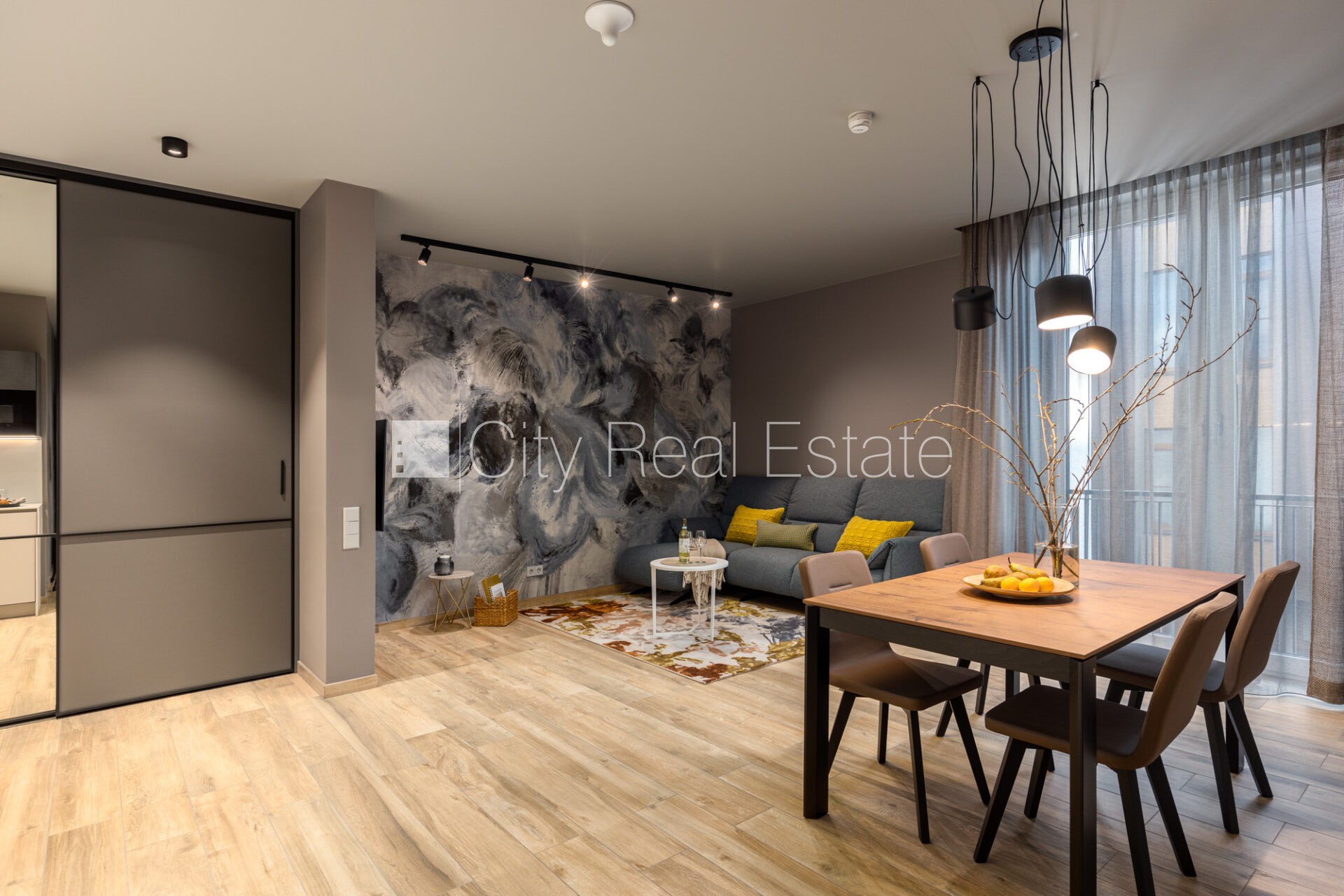 Sludinājumi. Jaunceltne, fasādes māja, zaļā teritorija, pazemes autostāvvieta, ieeja no ielas, apzaļumota Cena: 3800 EUR/mēn Foto #3