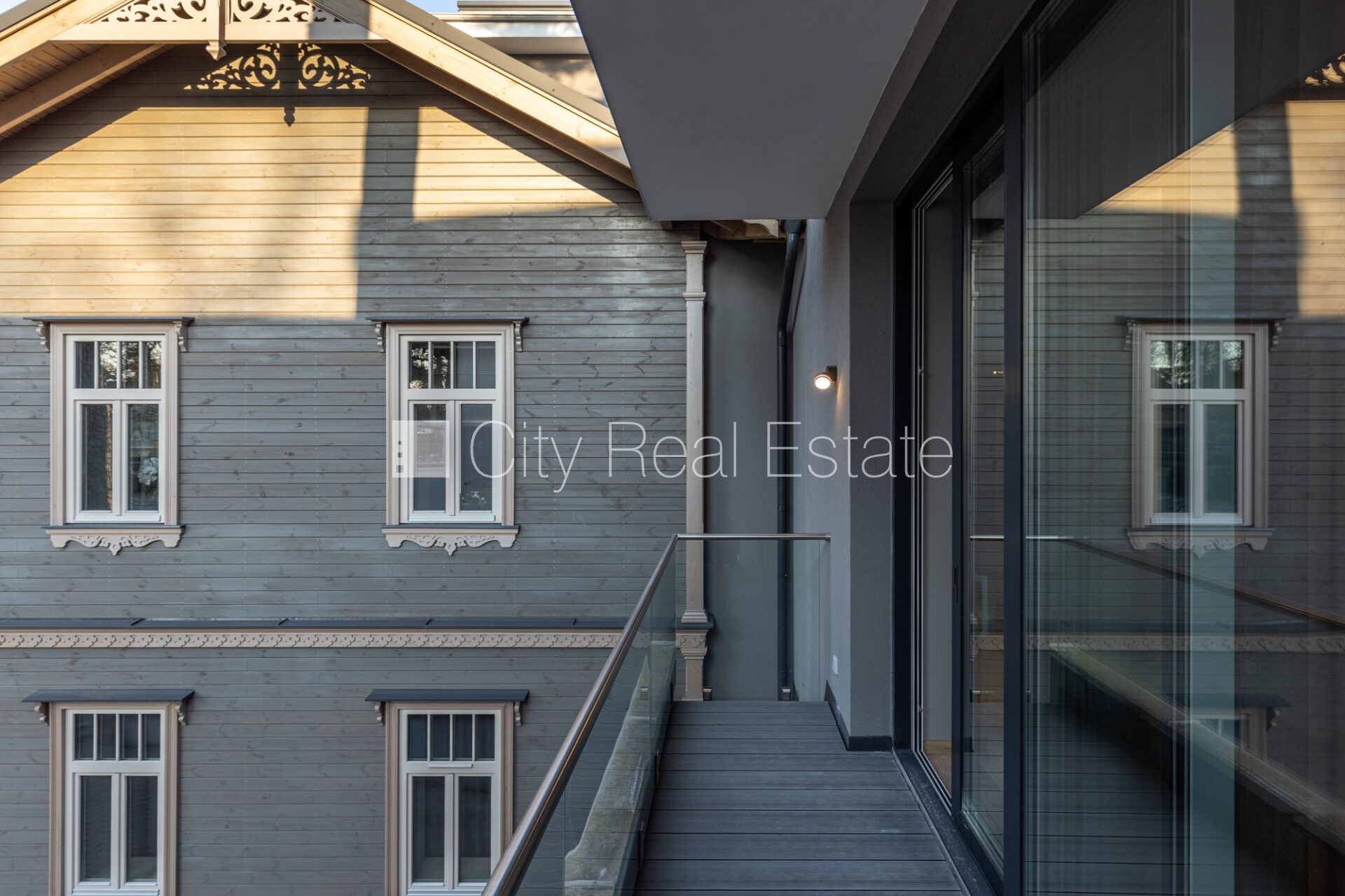 Sludinājumi. Jaunceltne, fasādes māja, zaļā teritorija, pazemes autostāvvieta, ieeja no ielas, apzaļumota Cena: 3800 EUR/mēn Foto #14