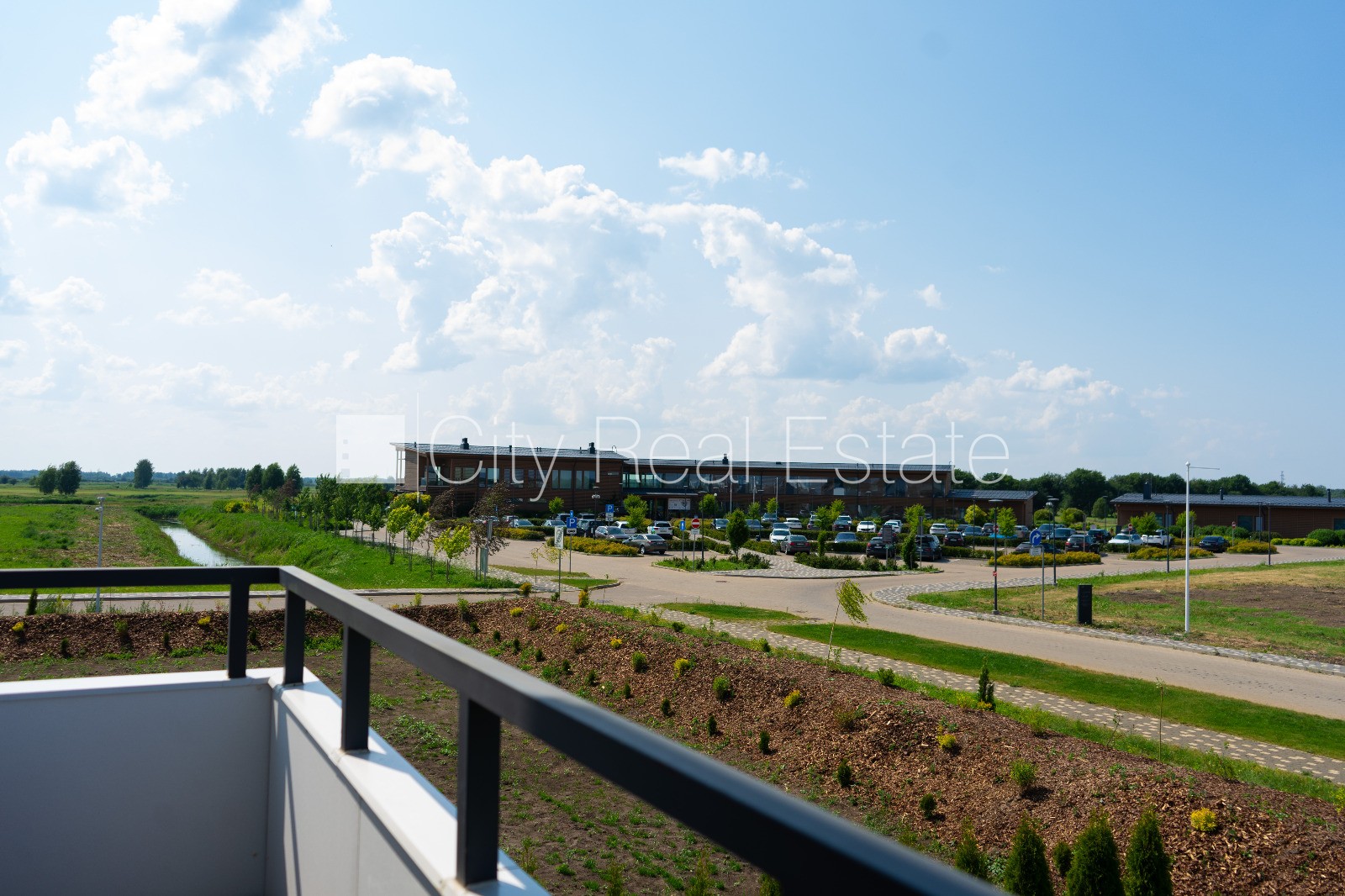 Sludinājumi. Privātmāja, apsaimniekošanas maksa mēnesī 62,46 EUR, energo efektīva māja, labiekārtota apzaļumota Cena: 1950 EUR/mēn Foto #12