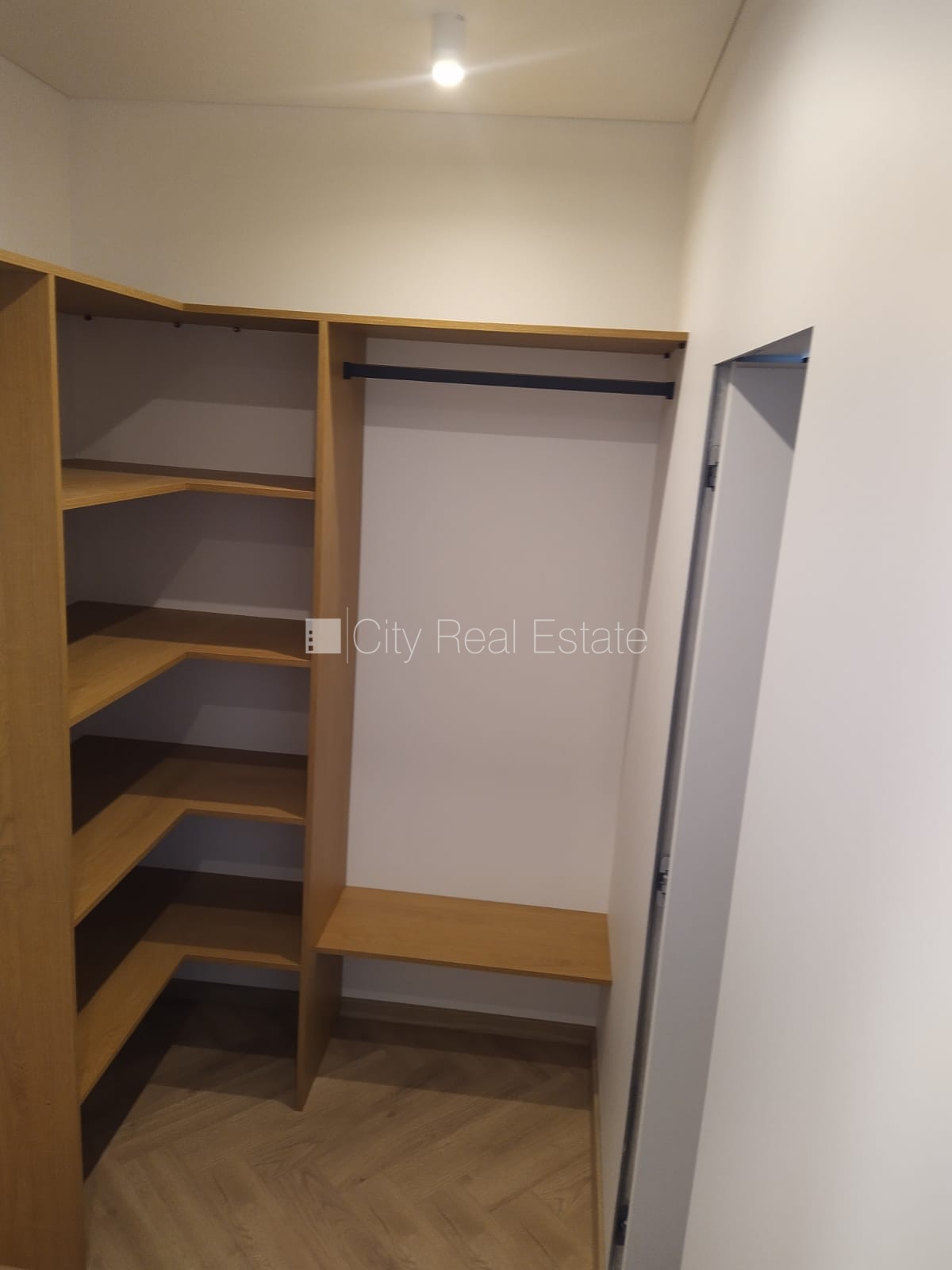 Sludinājumi. Privātmāja, energo efektīva māja, labiekārtota apzaļumota teritorija, bruģēts piebraucamais ceļš, Cena: 375000 EUR Foto #8