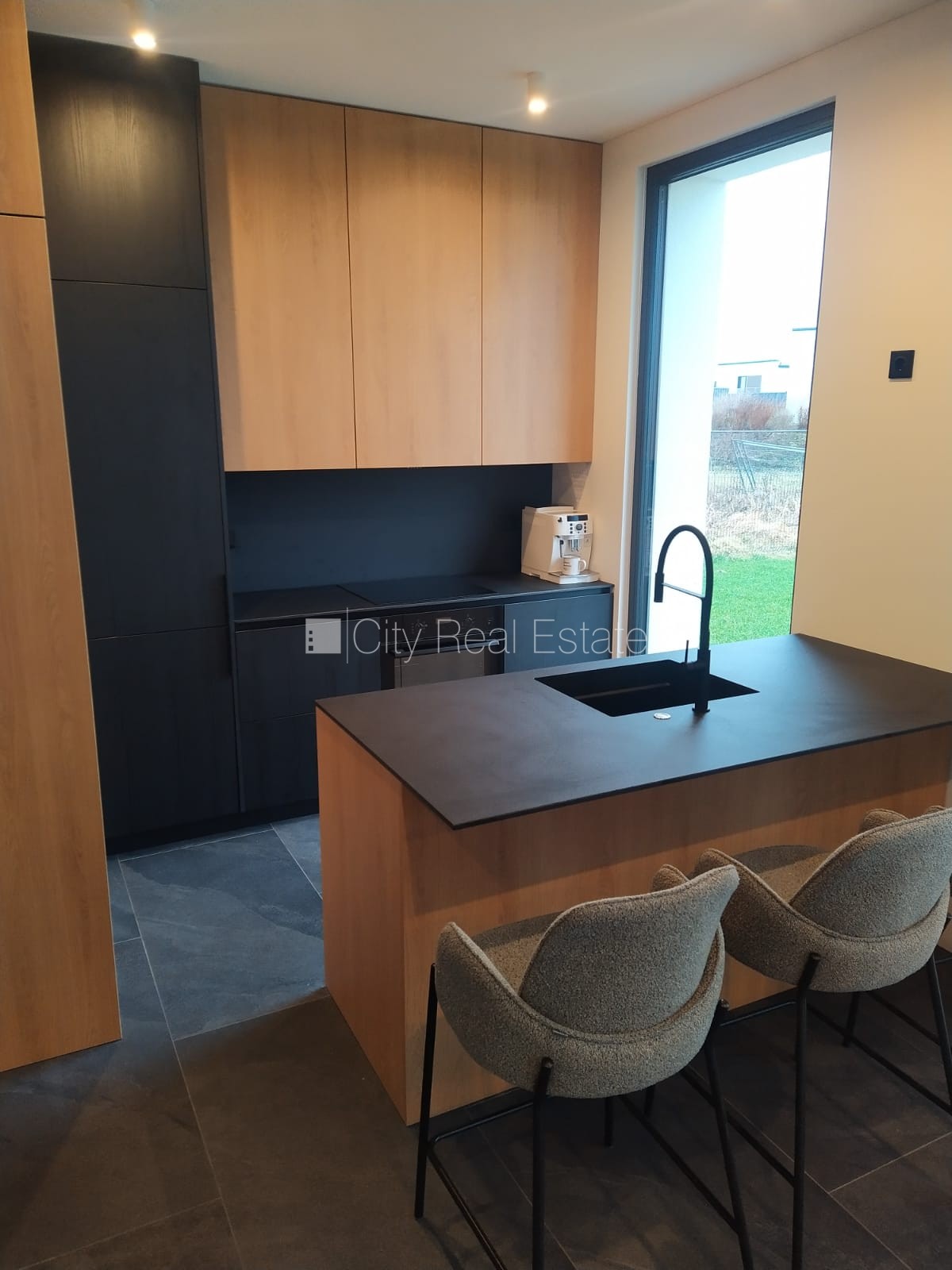 Sludinājumi. Privātmāja, energo efektīva māja, labiekārtota apzaļumota teritorija, bruģēts piebraucamais ceļš, Cena: 375000 EUR Foto #4