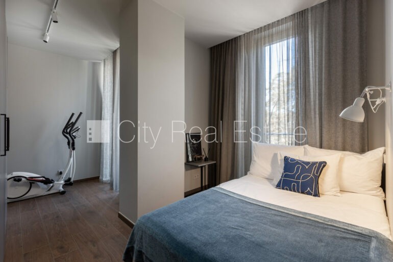 Sludinājumi. Jaunceltne, fasādes māja, labiekārtots apzaļumots pagalms, pazemes autostāvvieta, ieeja no ielas, Cena: 5600 EUR/mēn Foto #8