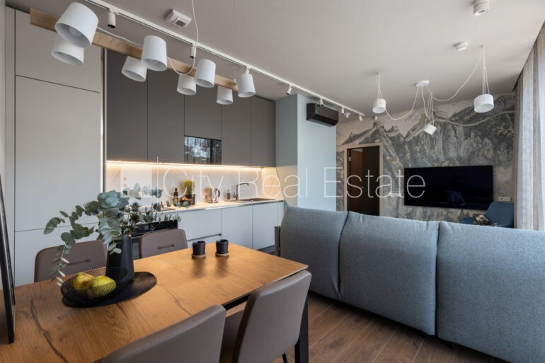 Sludinājumi. Jaunceltne, fasādes māja, labiekārtots apzaļumots pagalms, pazemes autostāvvieta, ieeja no ielas, Cena: 5600 EUR/mēn Foto #3