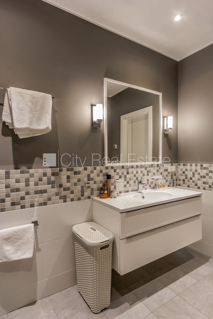 Sludinājumi. Jaunceltne, labiekārtots apzaļumots pagalms, vieta automašīnai, pazemes autostāvvieta, apzaļumota Cena: 2500 EUR/mēn Foto #9