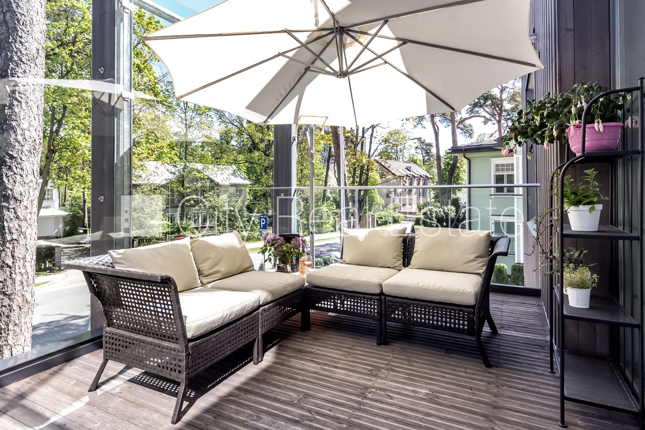 Sludinājumi. Jaunceltne, fasādes māja, zaļā teritorija, labiekārtots apzaļumots pagalms, teritorijas Cena: 2500 EUR/mēn Foto #4