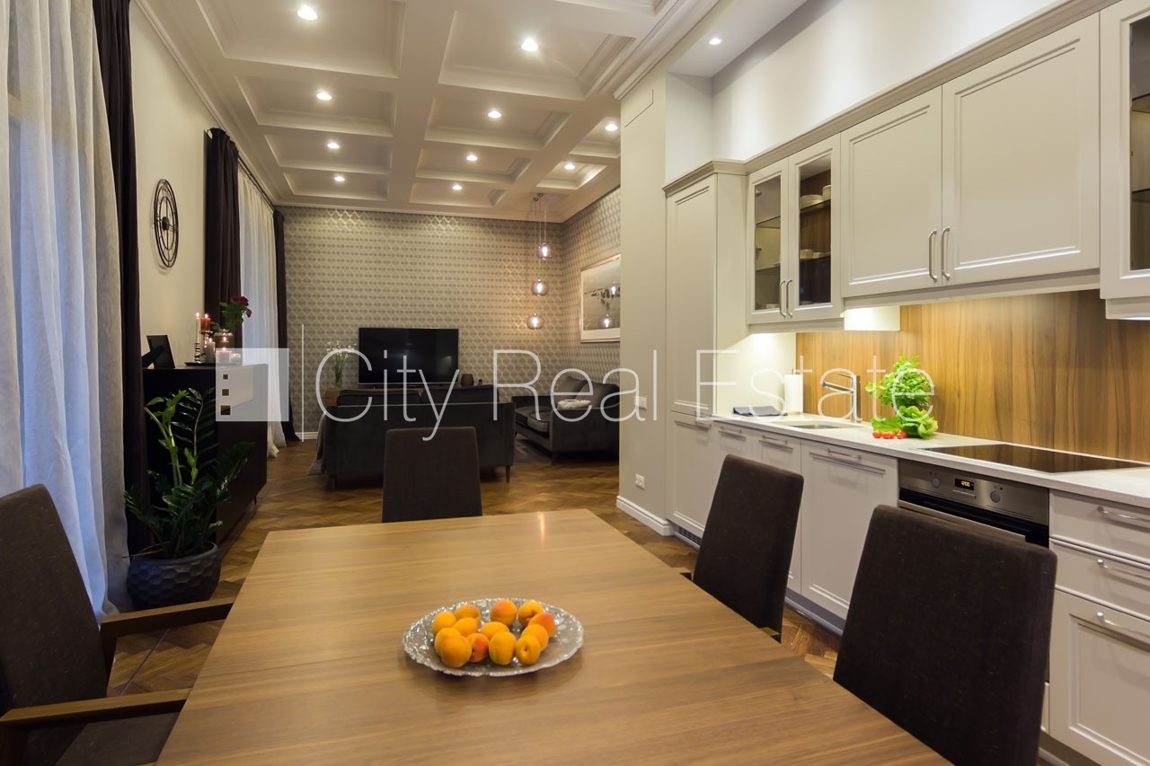 Sludinājumi. Jaunceltne, fasādes māja, zaļā teritorija, labiekārtota apzaļumota teritorija, teritorijas Cena: 3500 EUR/mēn Foto #1