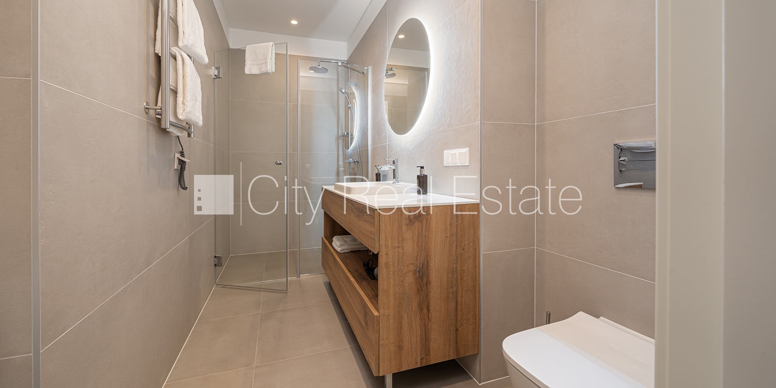 Sludinājumi. Jaunceltne, fasādes māja, zaļā teritorija, labiekārtota apzaļumota teritorija, slēgta teritorija, Cena: 2400 EUR/mēn Foto #5