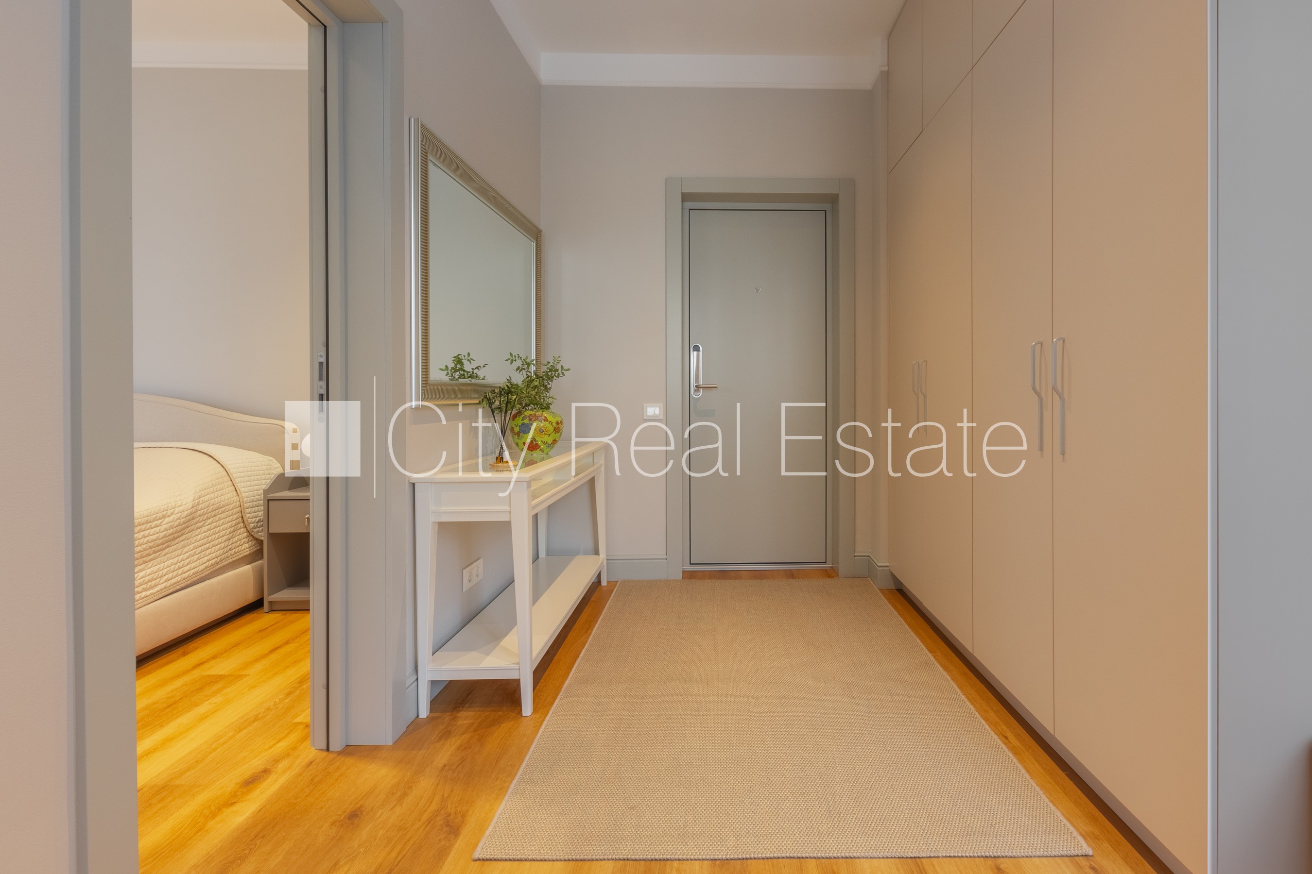 Sludinājumi. Fasādes māja, dzīvokļu skaits ēkā  5 gab., apsaimniekošanas maksa mēnesī 110 EUR, zaļā teritorija, Cena: 2000 EUR/mēn Foto #23