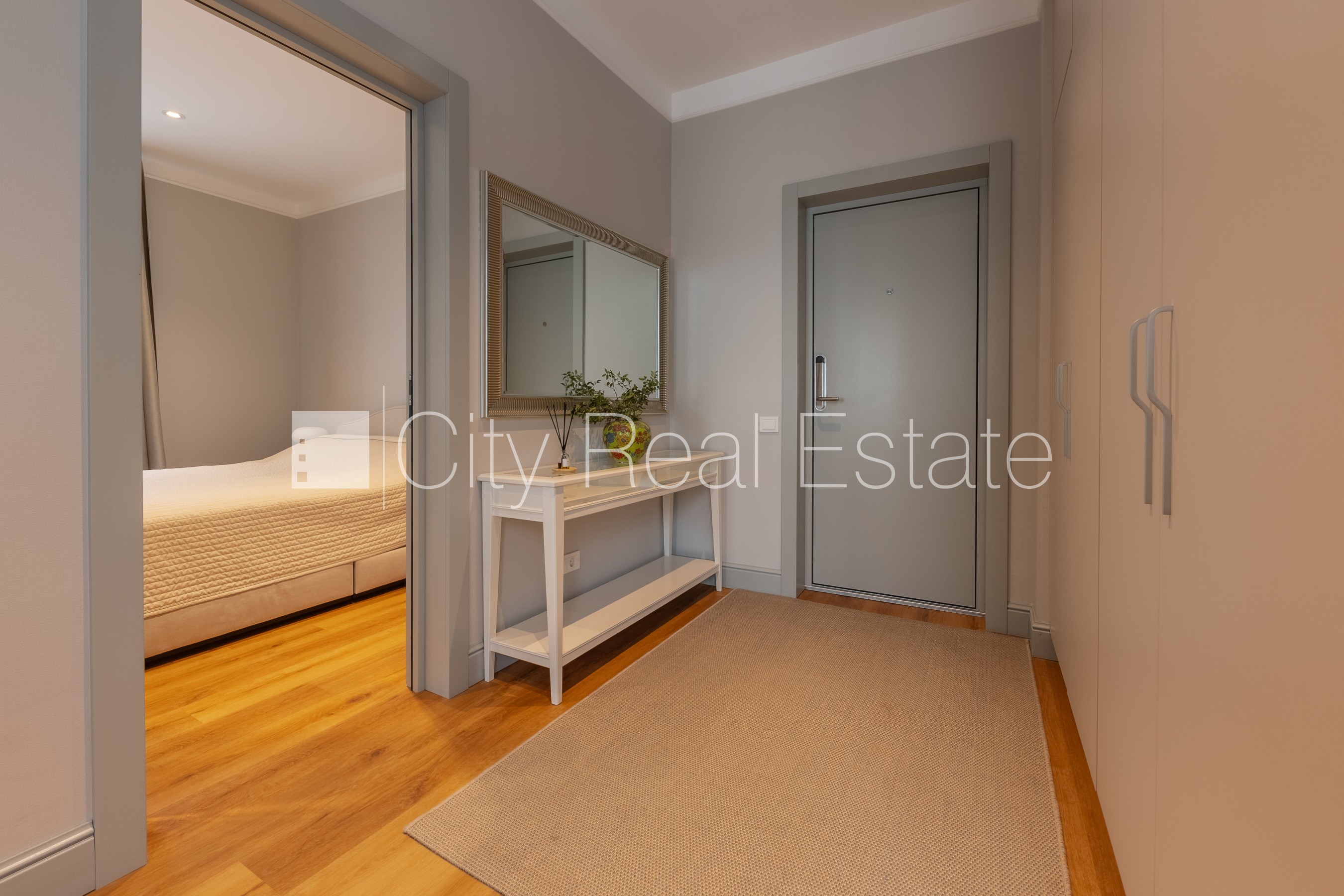 Sludinājumi. Fasādes māja, dzīvokļu skaits ēkā  5 gab., apsaimniekošanas maksa mēnesī 110 EUR, zaļā teritorija, Cena: 2000 EUR/mēn Foto #13