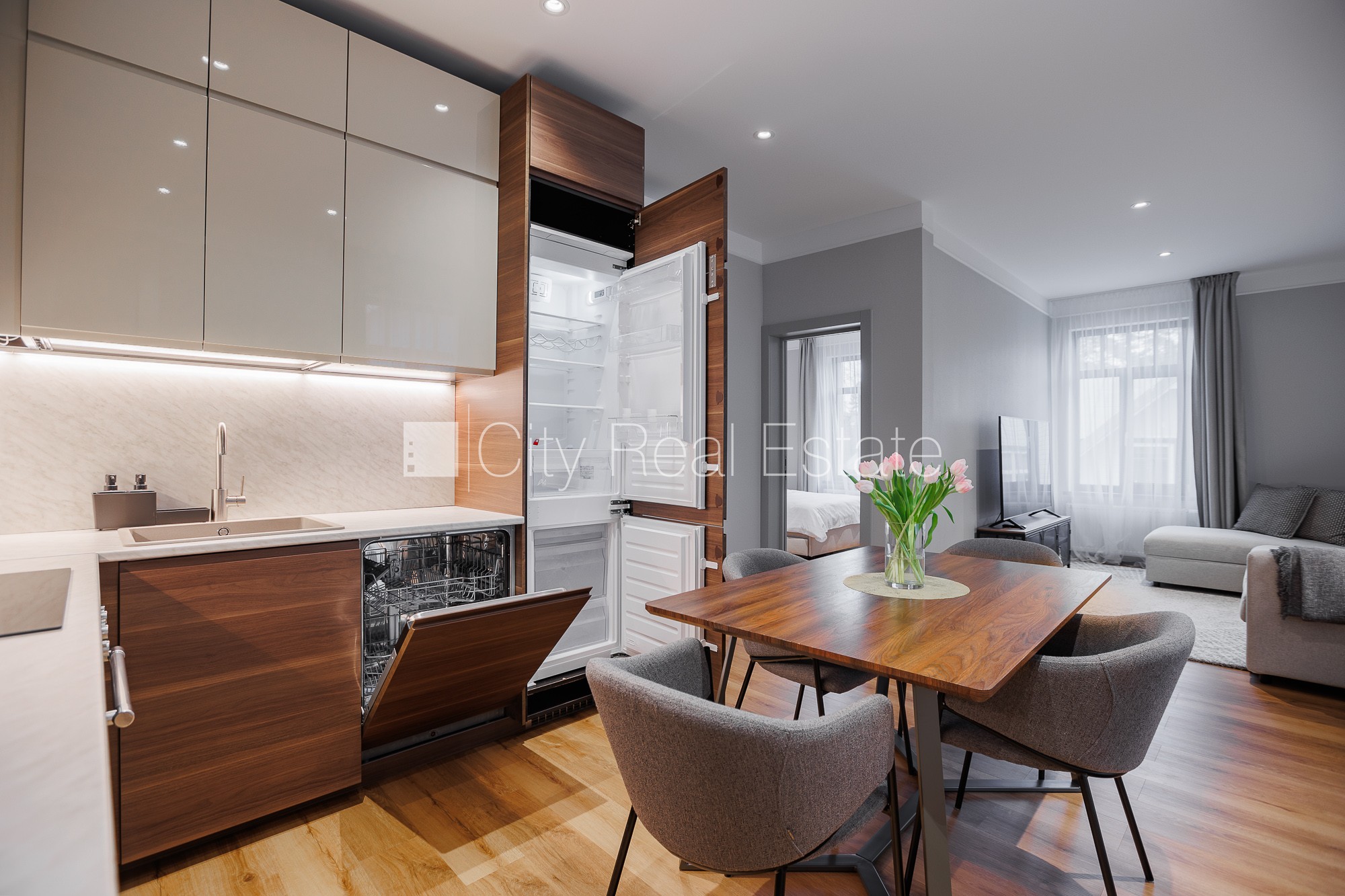 Sludinājumi. Fasādes māja, dzīvokļu skaits ēkā  5 gab., apsaimniekošanas maksa mēnesī 110 EUR, zaļā teritorija, Cena: 2000 EUR/mēn Foto #8