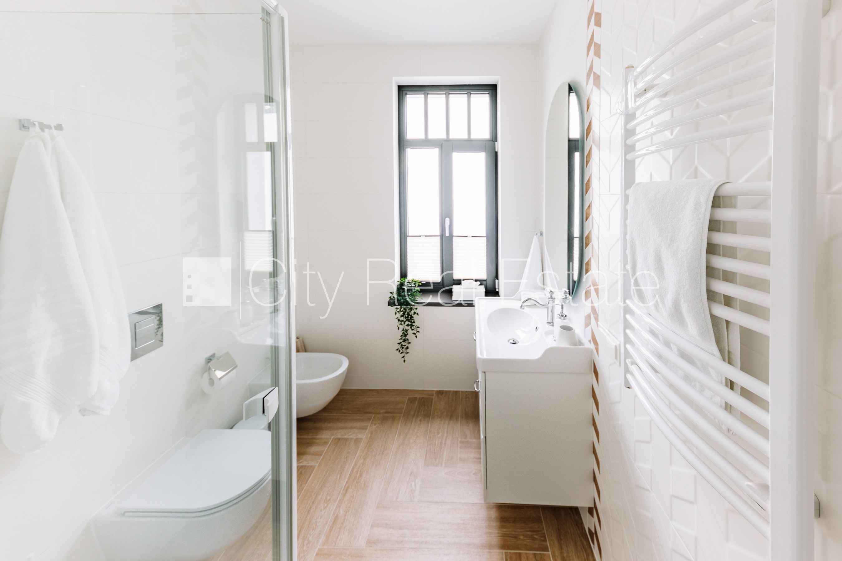 Sludinājumi. Fasādes māja, dzīvokļu skaits ēkā  5 gab., apsaimniekošanas maksa mēnesī 110 EUR, zaļā teritorija, Cena: 2000 EUR/mēn Foto #17