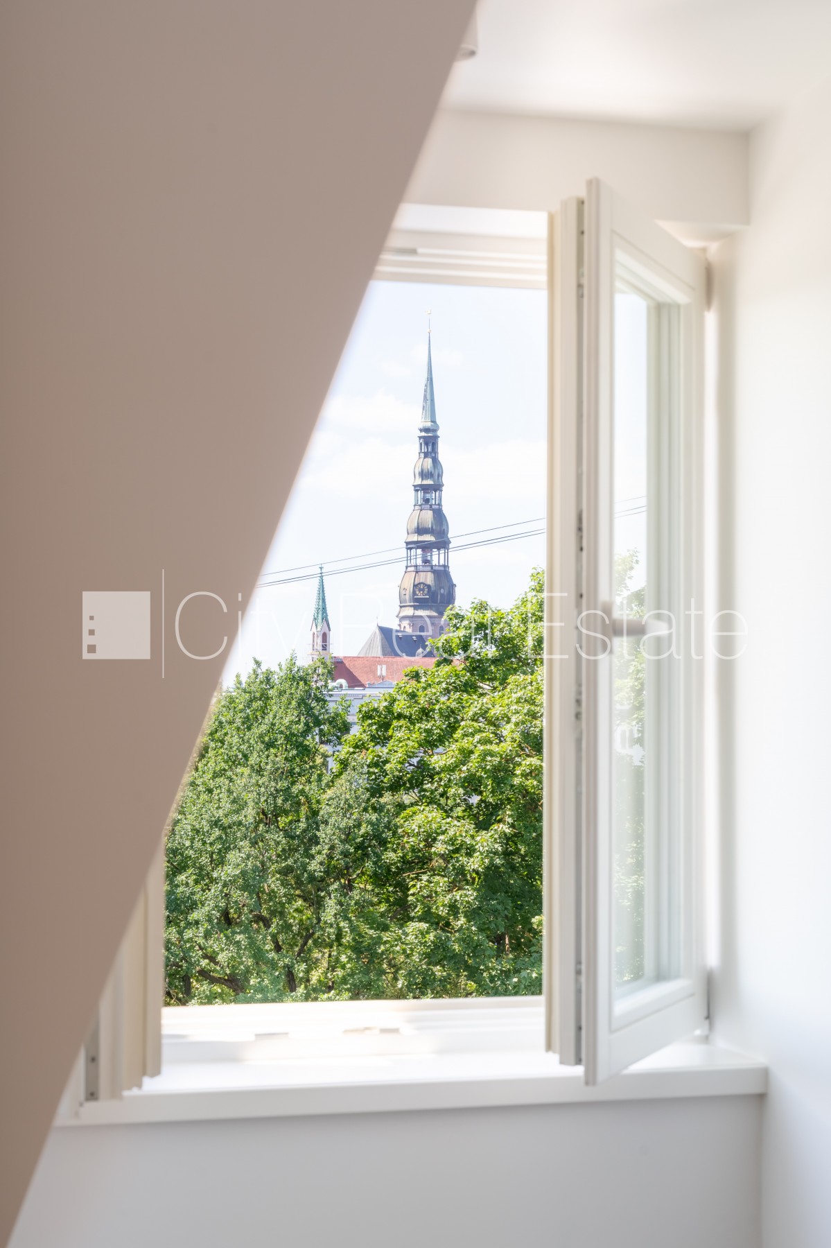 Sludinājumi. Fasādes māja, renovēta māja, labiekārtots apzaļumots pagalms, slēgts pagalms, ieeja no ielas, Cena: 355060 EUR Foto #12