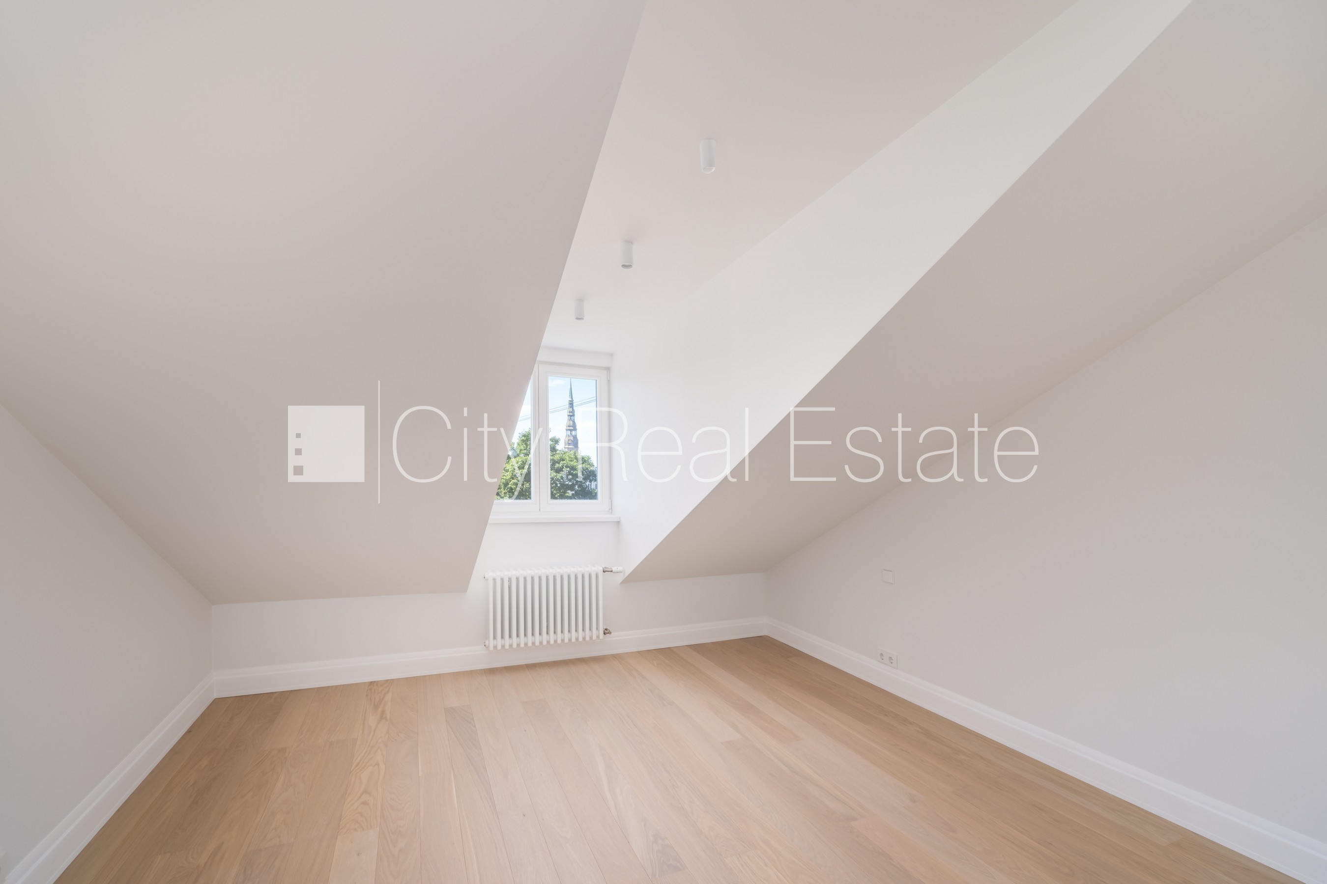 Sludinājumi. Fasādes māja, renovēta māja, labiekārtots apzaļumots pagalms, slēgts pagalms, ieeja no ielas, Cena: 355060 EUR Foto #22